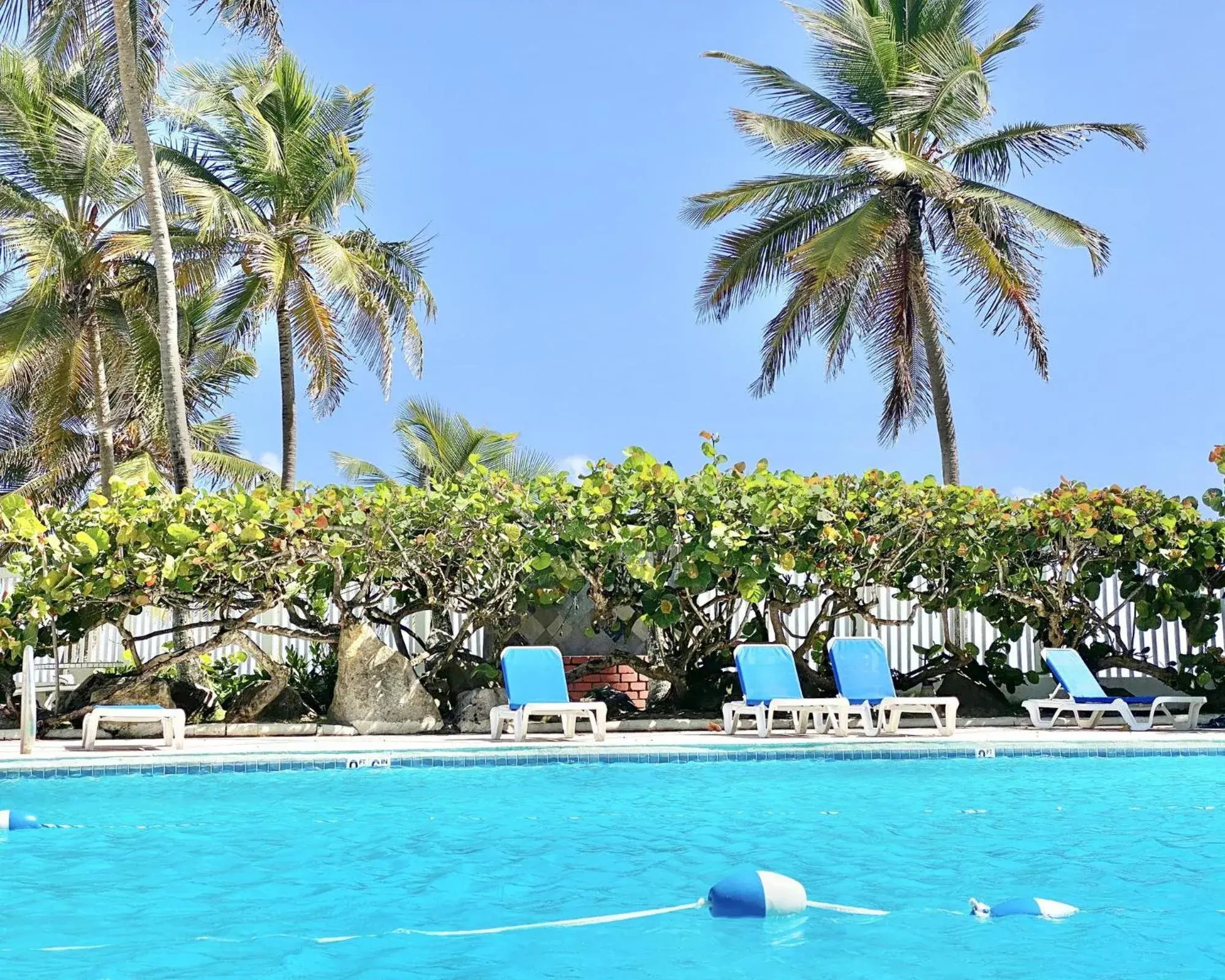 KASA El Sol by the Sea with Pool and Parking KASA El Sol by the Sea with Pool and Parking
