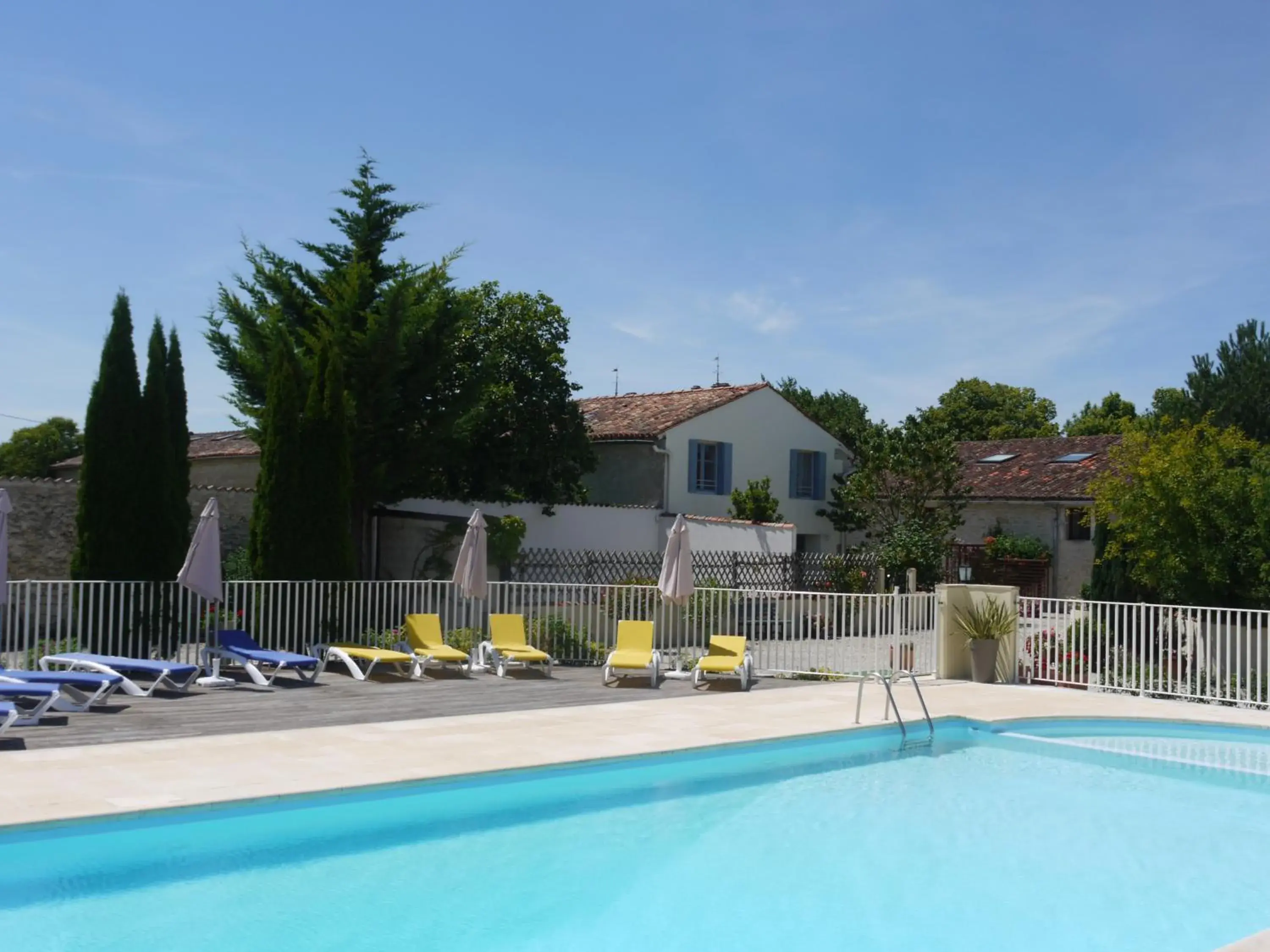 Three-Bedroom House in Domaine Les Granges Three-Bedroom House in Domaine Les Granges