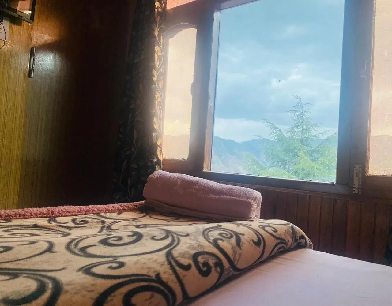 Double Room with Mountain View in Galaxy Inn by StayApart Double Room with Mountain View in Galaxy Inn by StayApart