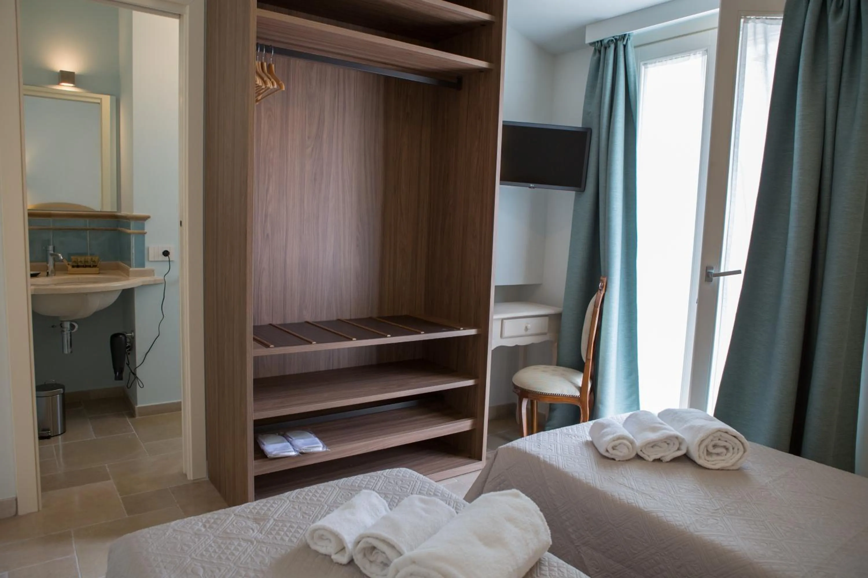 Photo of the whole room, Bed in B&B Borgo Marinaro