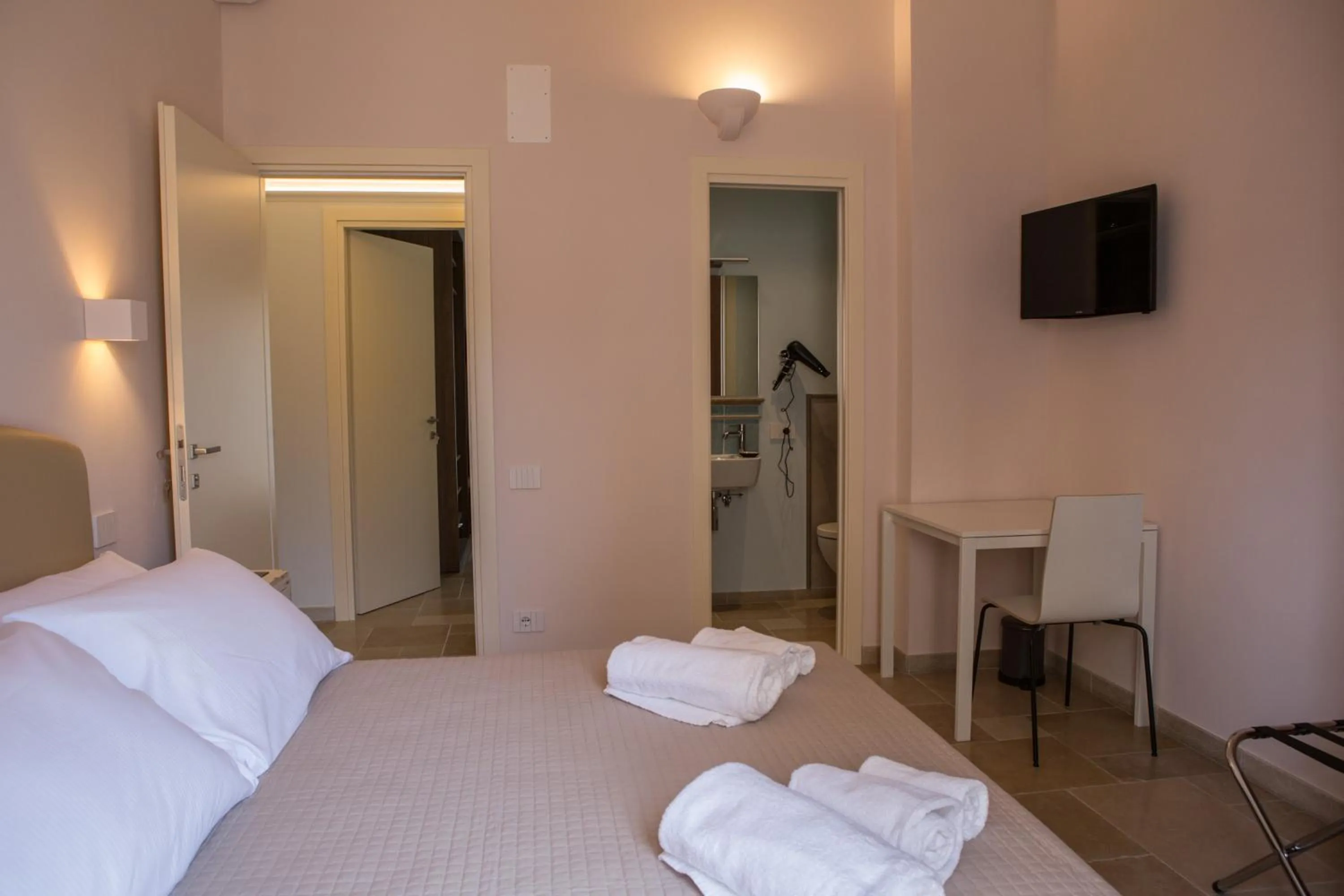 Photo of the whole room, Bed in B&B Borgo Marinaro