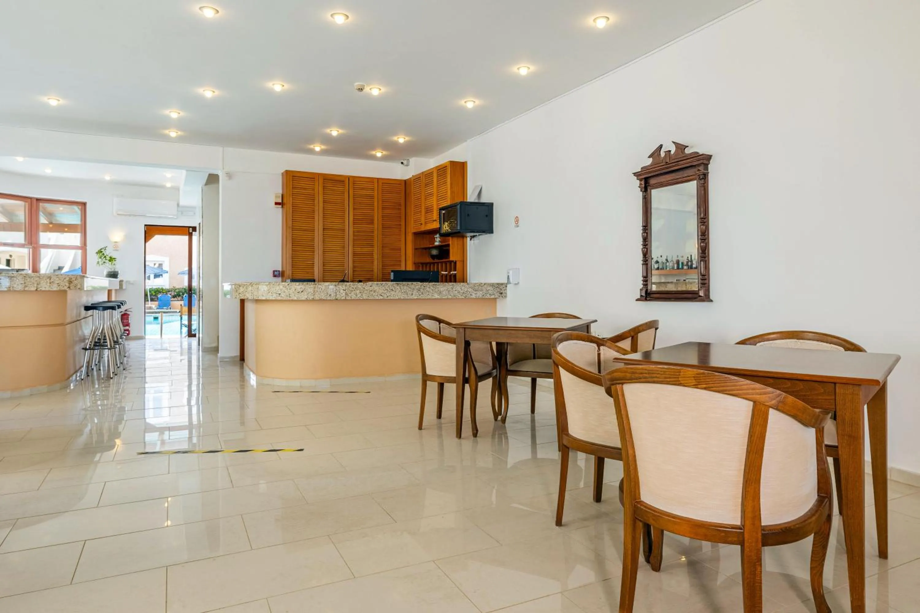 Niros Beachfront Aparthotel