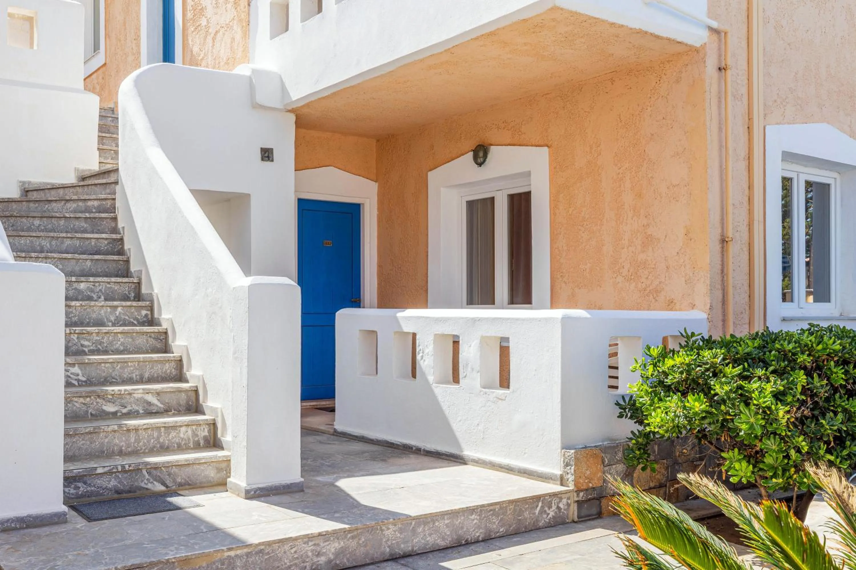 Niros Beachfront Aparthotel