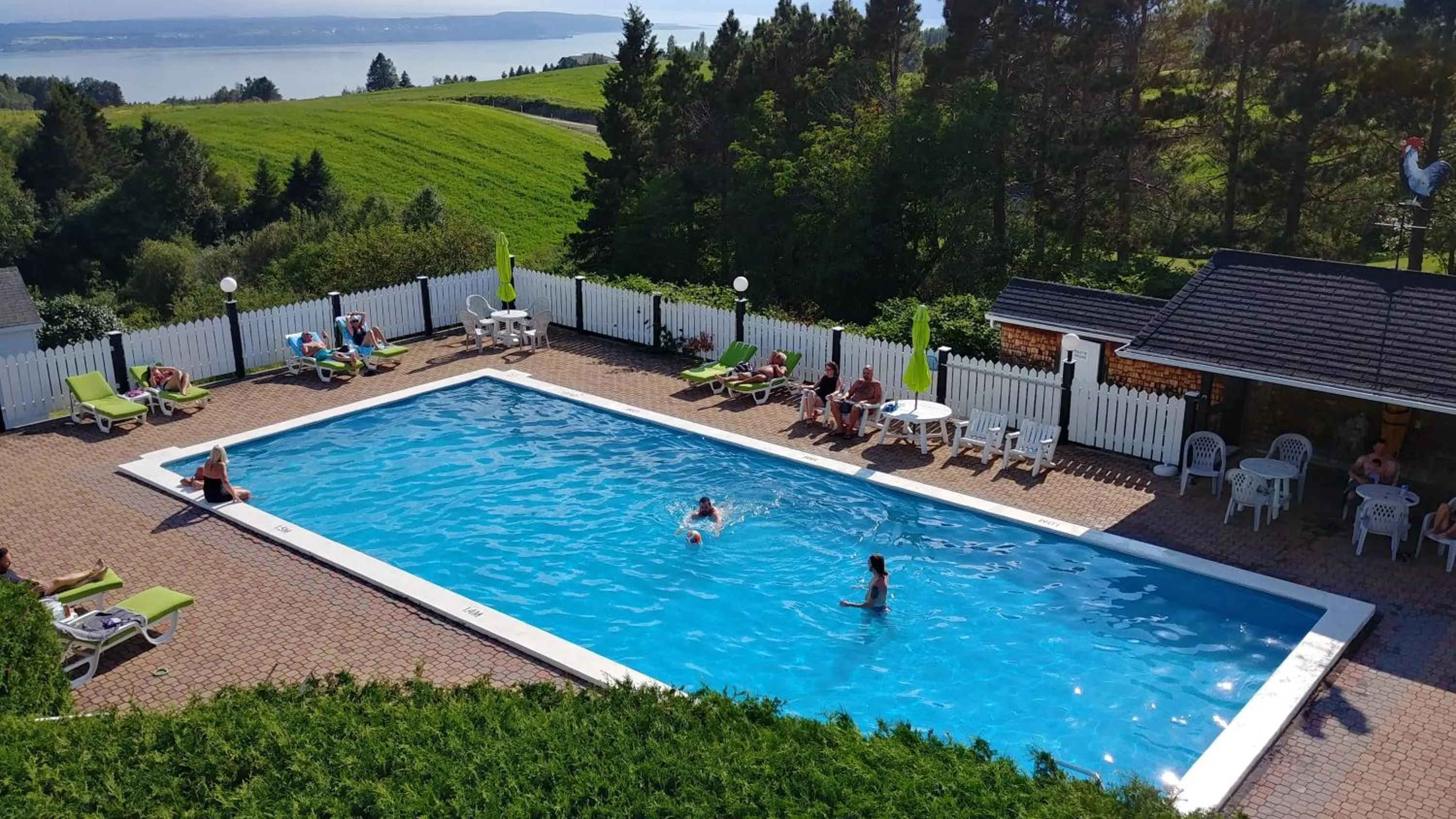 Swimming pool in Auberge de nos Aieux