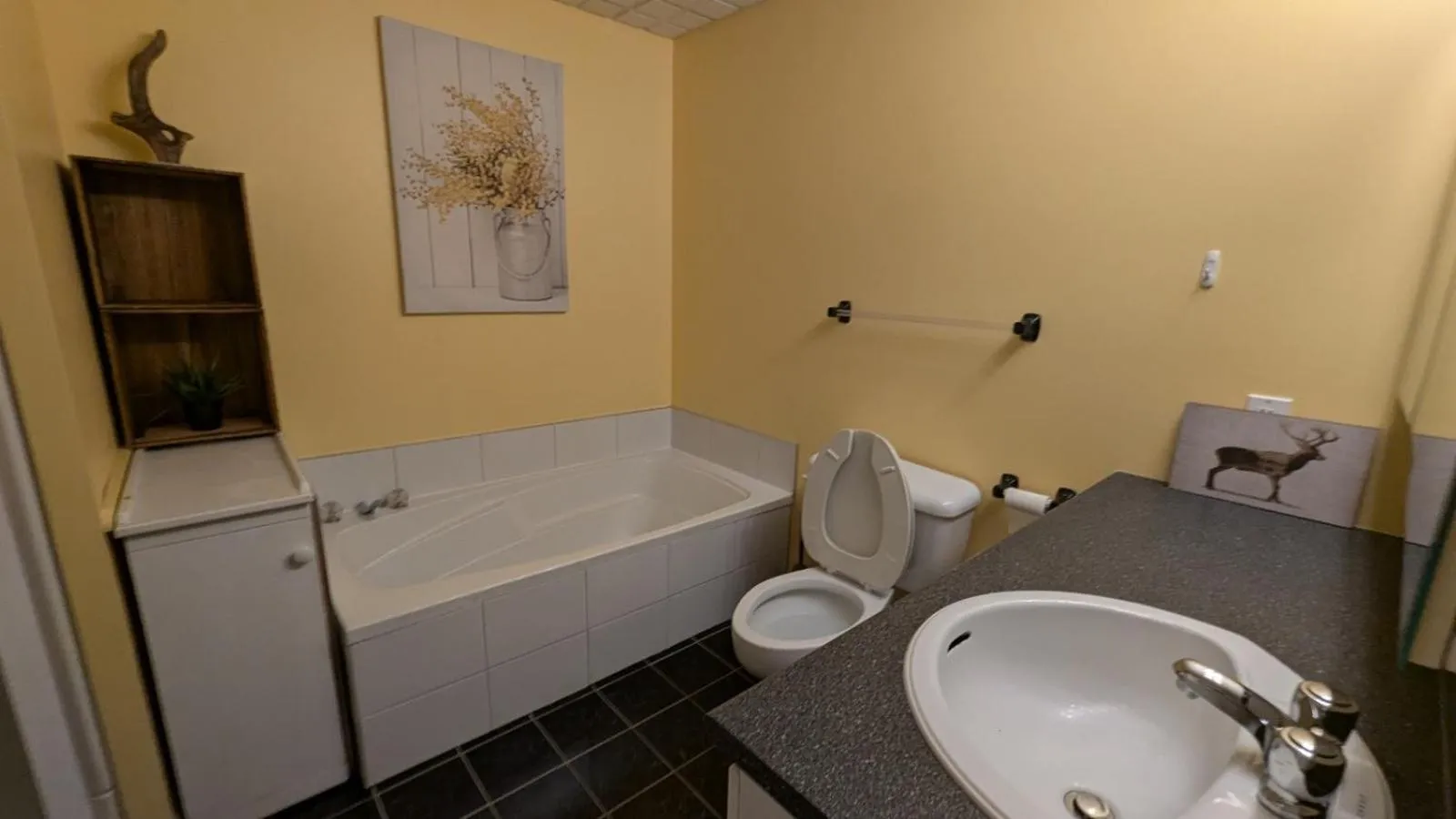 Toilet in Auberge de nos Aieux