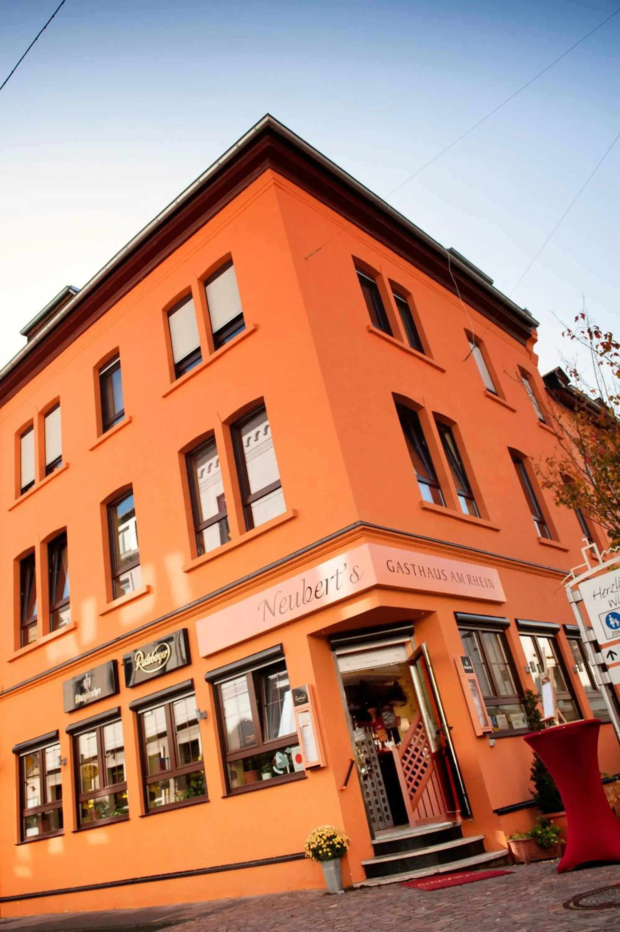 Neubert`s Gasthaus am Rhein Neubert`s Gasthaus am Rhein