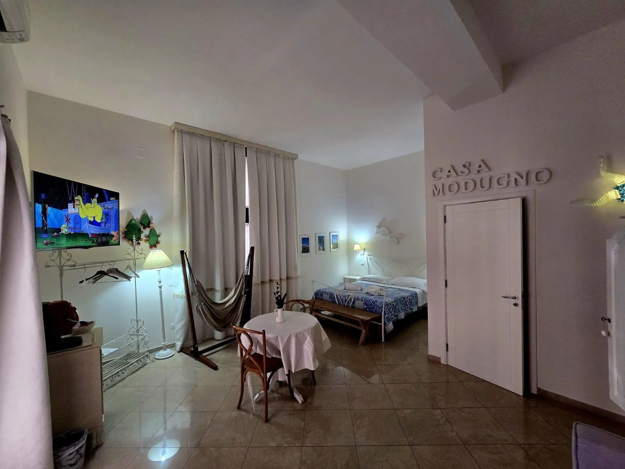 Bed in White Suite Polignano 08