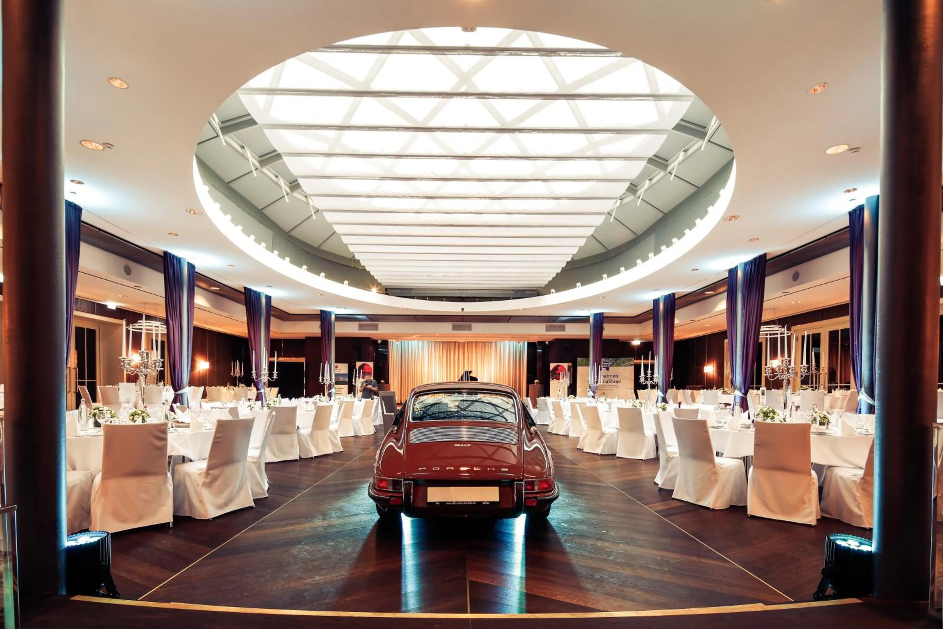 Meeting/conference room in Hotel Maximilian’s