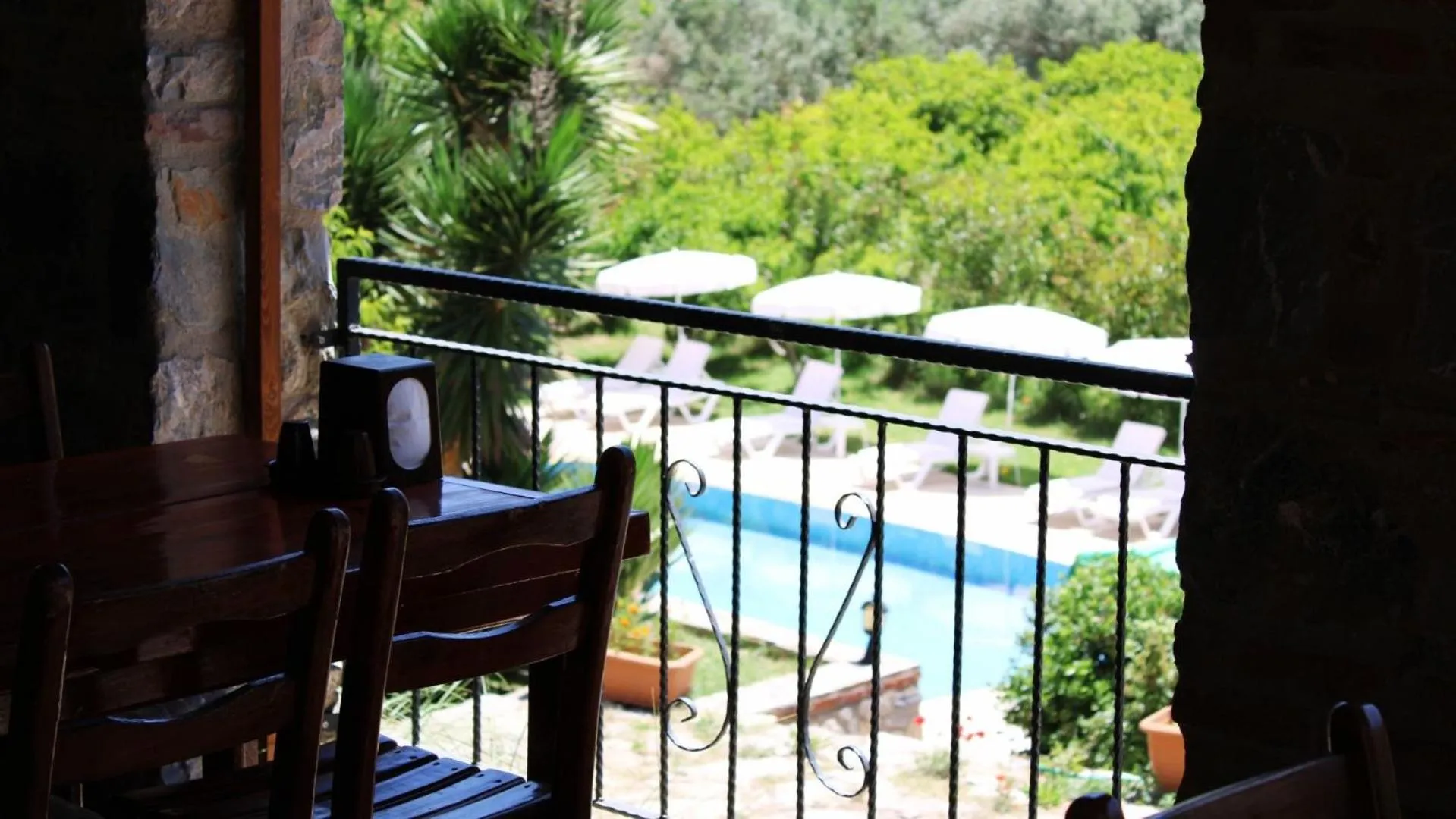 Restaurant/places to eat in Pir Efes Konakları