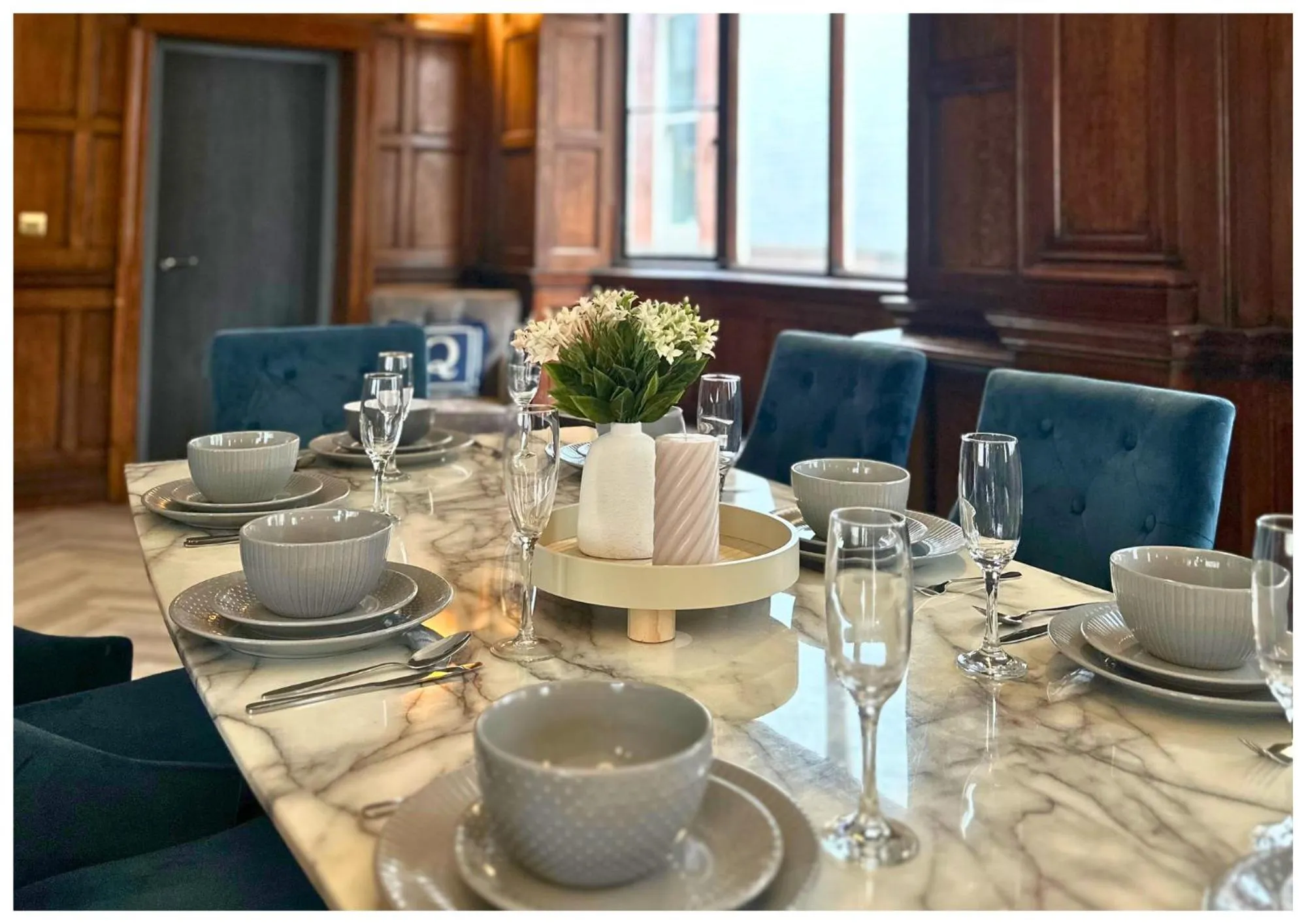 Dining area in 16 Queen Avenue Collection by Happy Days