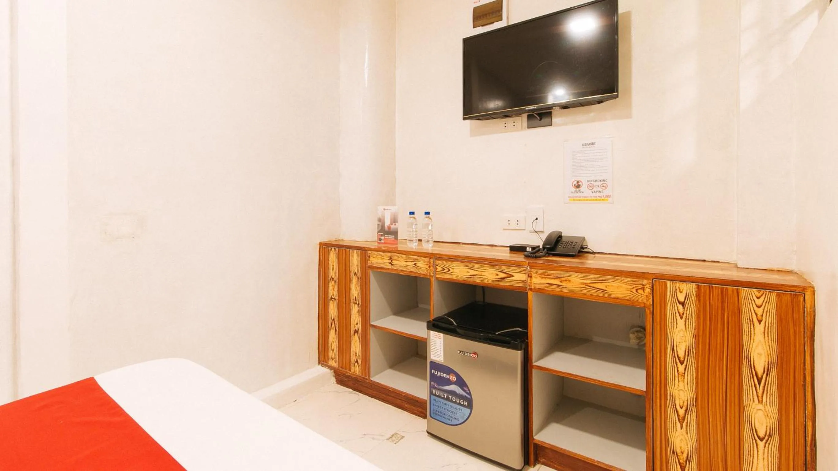 TV and multimedia in RedDoorz @ PIY Margal Sampaloc Manila