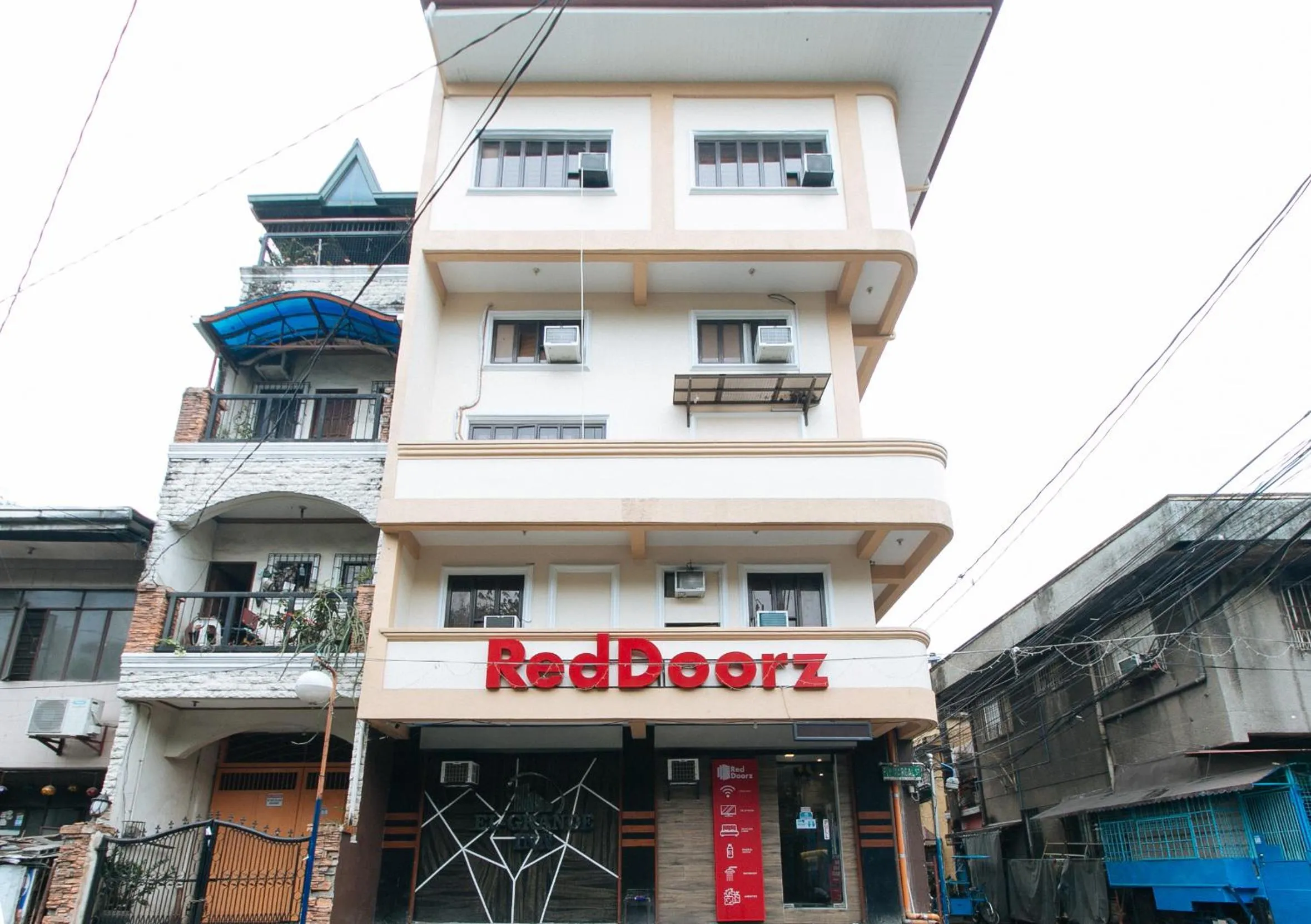 Property building in RedDoorz @ PIY Margal Sampaloc Manila