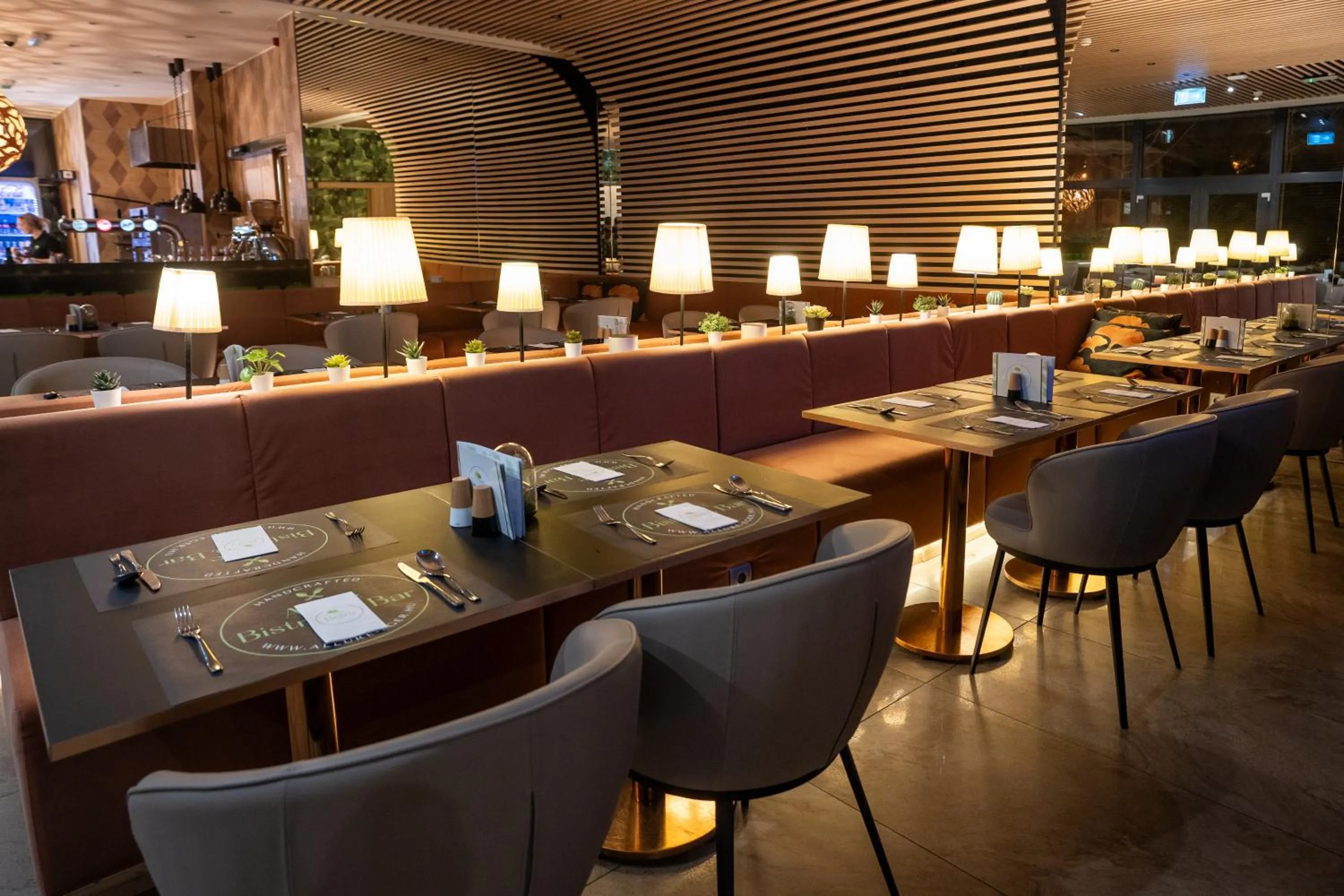 Restaurant/places to eat in Allure Hotel & Spa