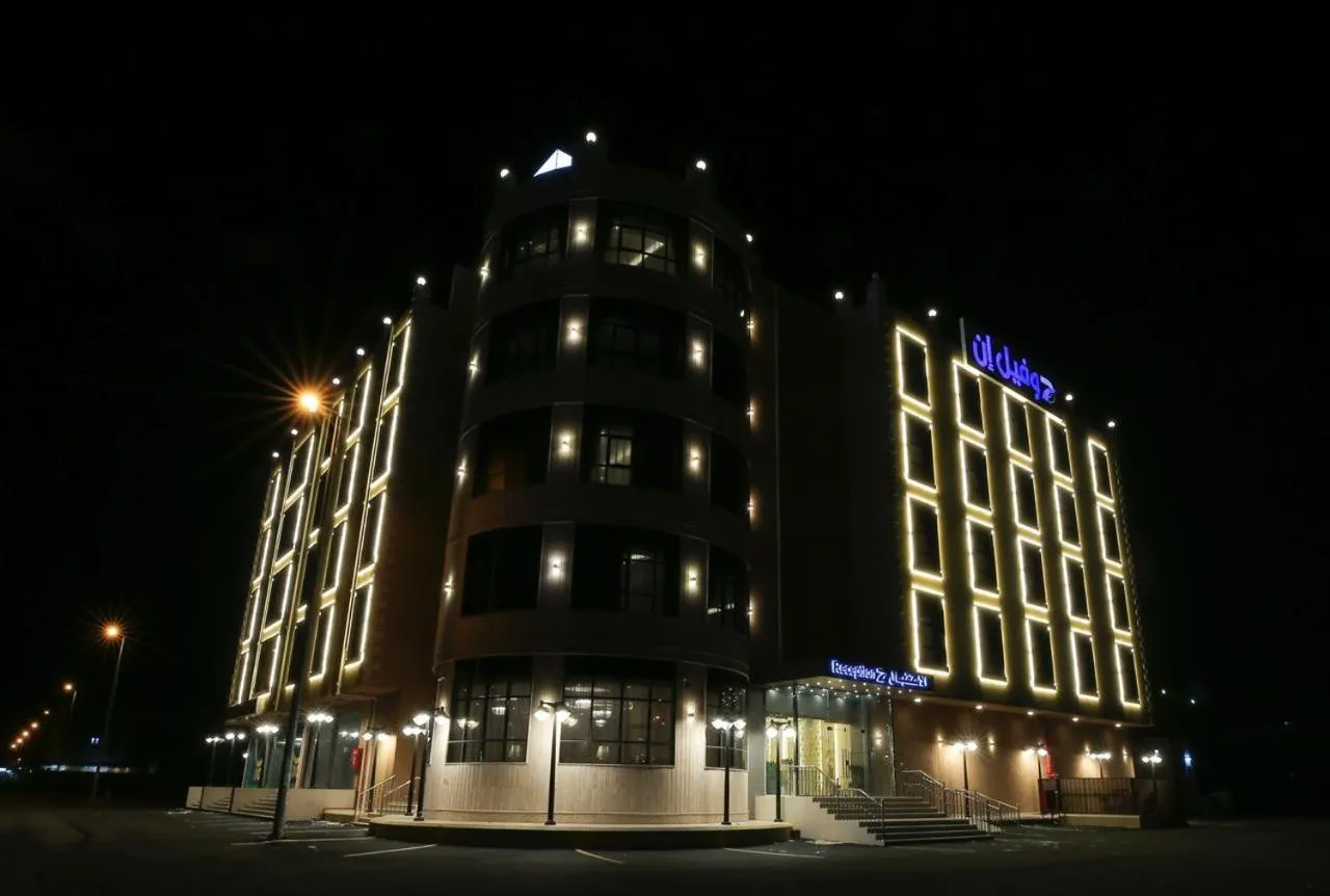 Property building in DuVille Inn