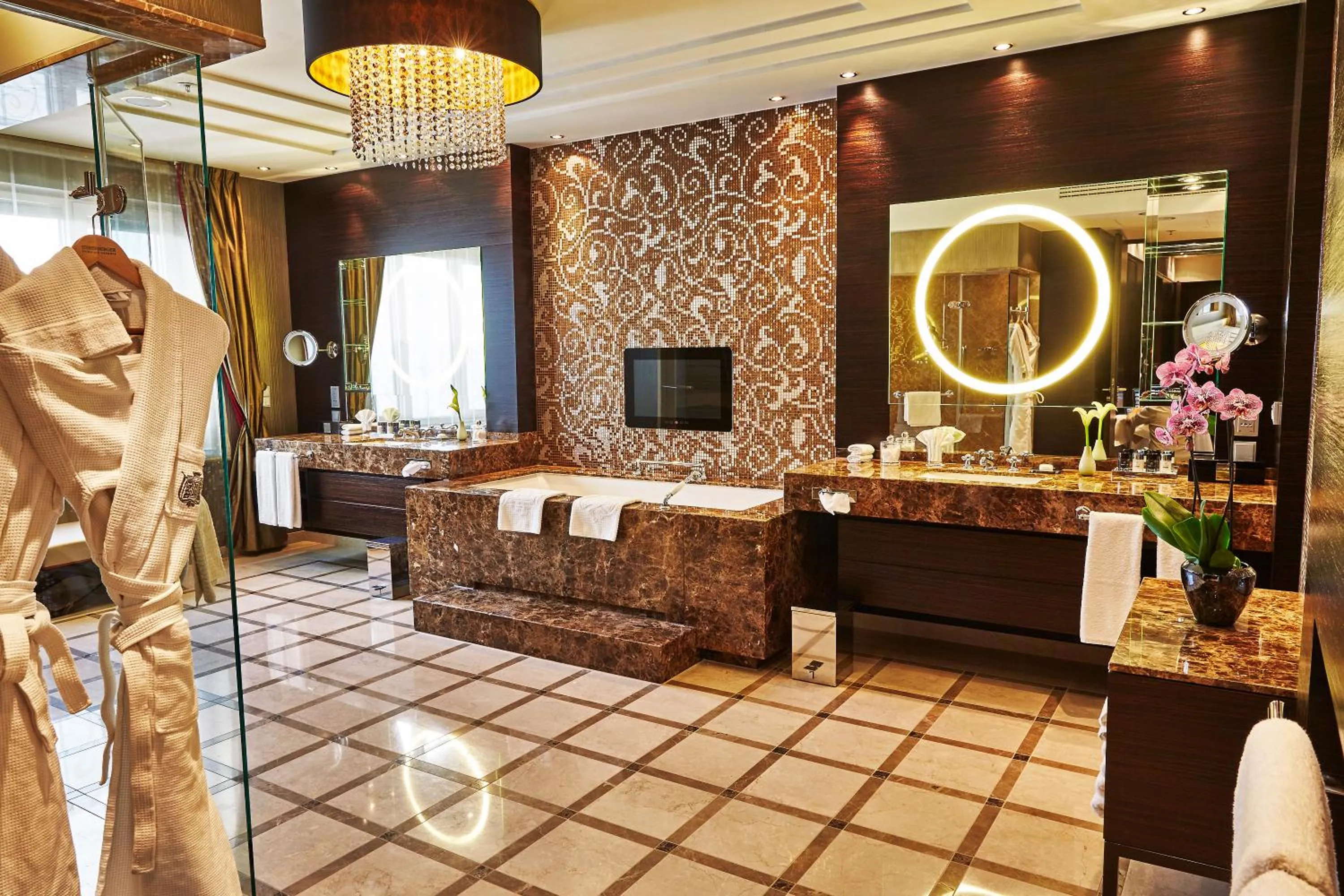 Bathroom in Steigenberger Icon Frankfurter Hof