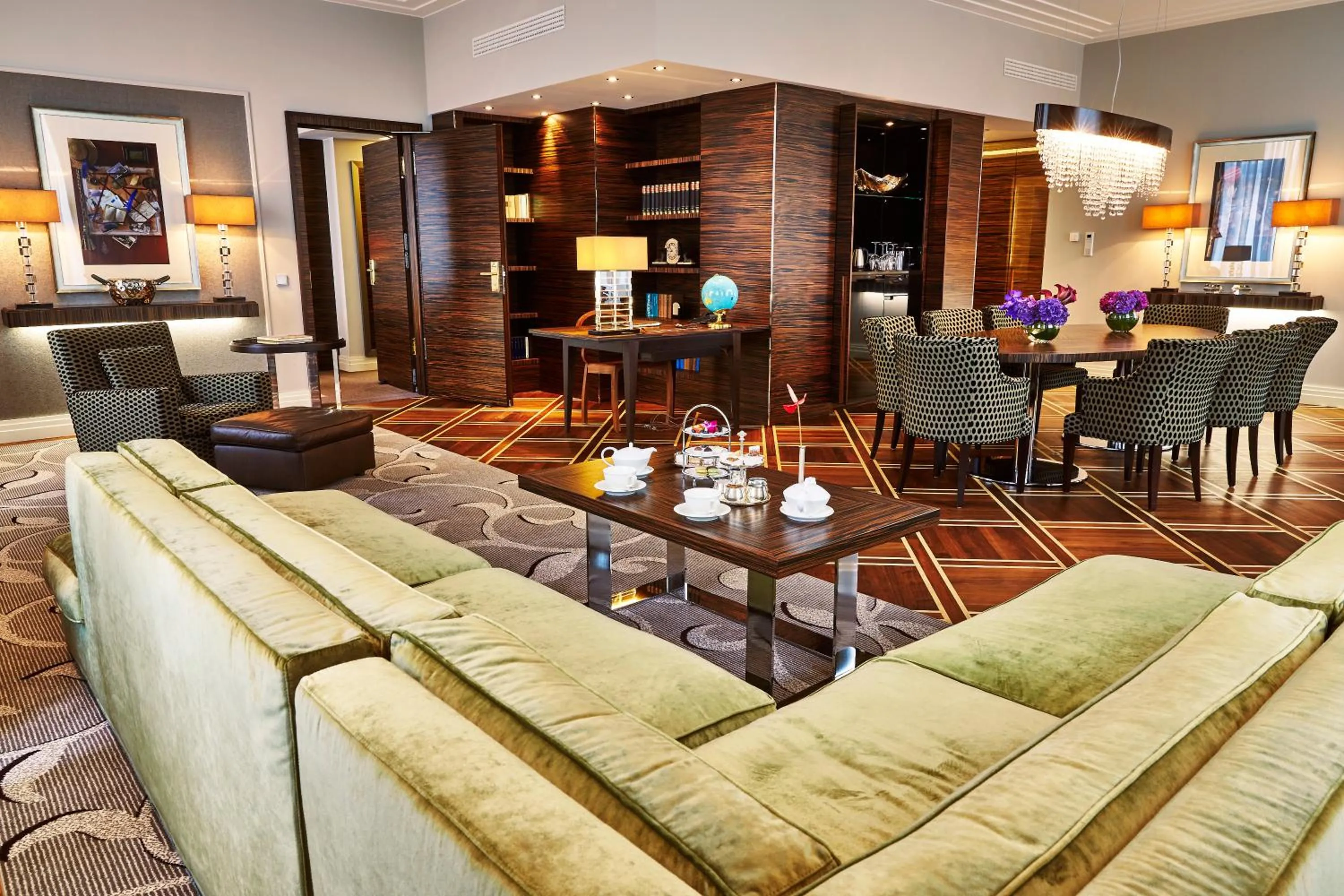 Living room in Steigenberger Icon Frankfurter Hof