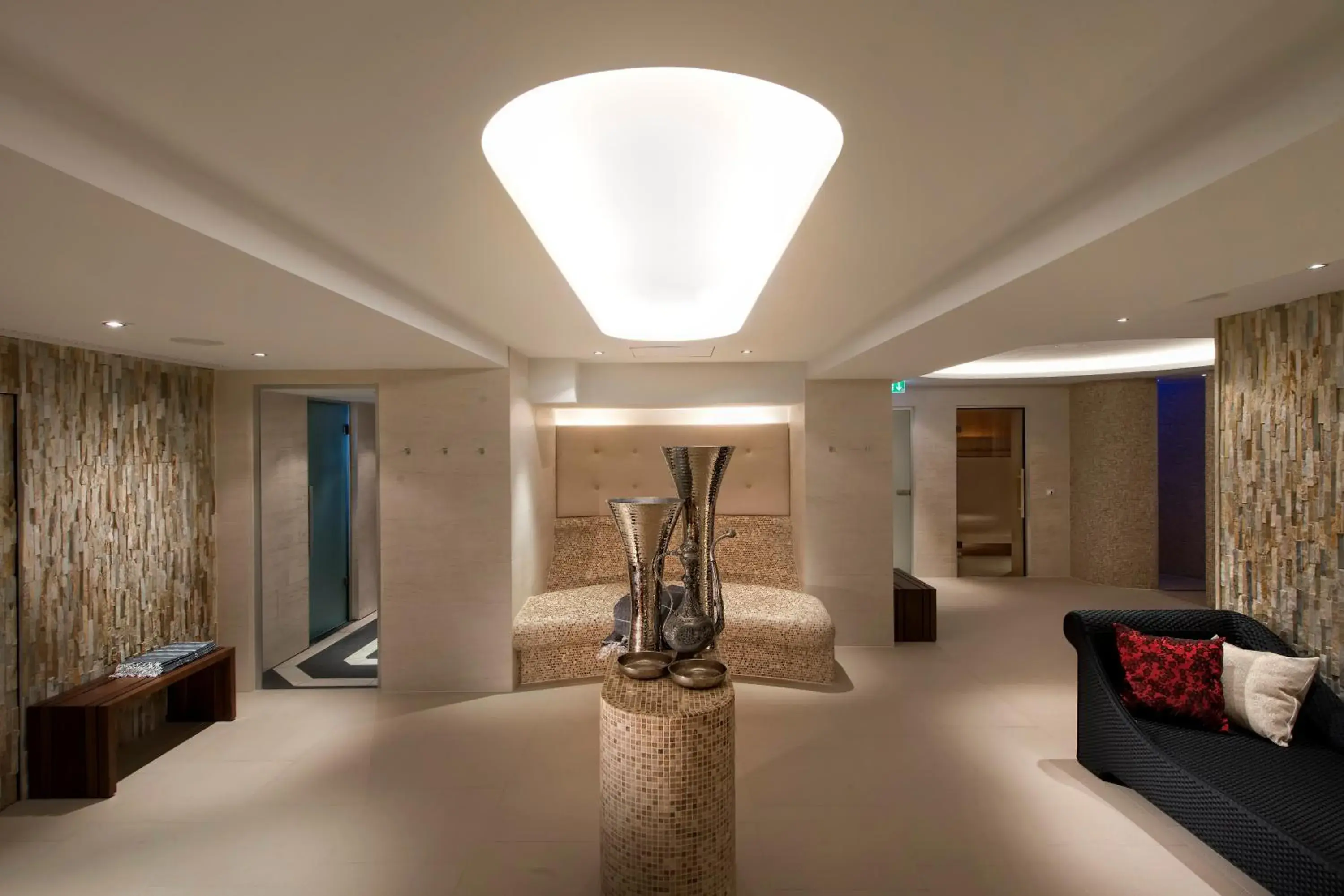 Spa and wellness centre/facilities, Bed in Steigenberger Icon Frankfurter Hof Spa and wellness centre/facilities, Bed in Steigenberger Icon Frankfurter Hof