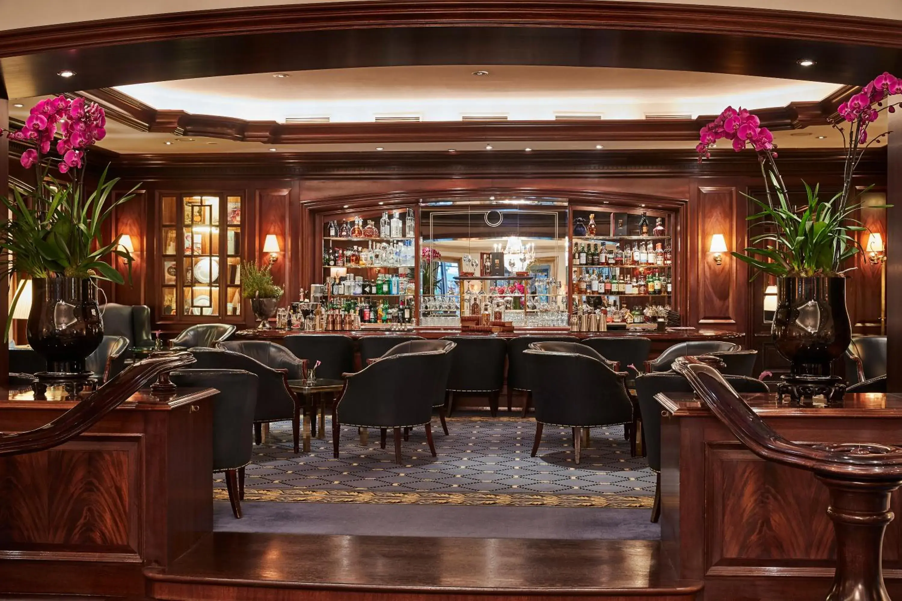 Lounge or bar in Steigenberger Icon Frankfurter Hof Lounge or bar in Steigenberger Icon Frankfurter Hof