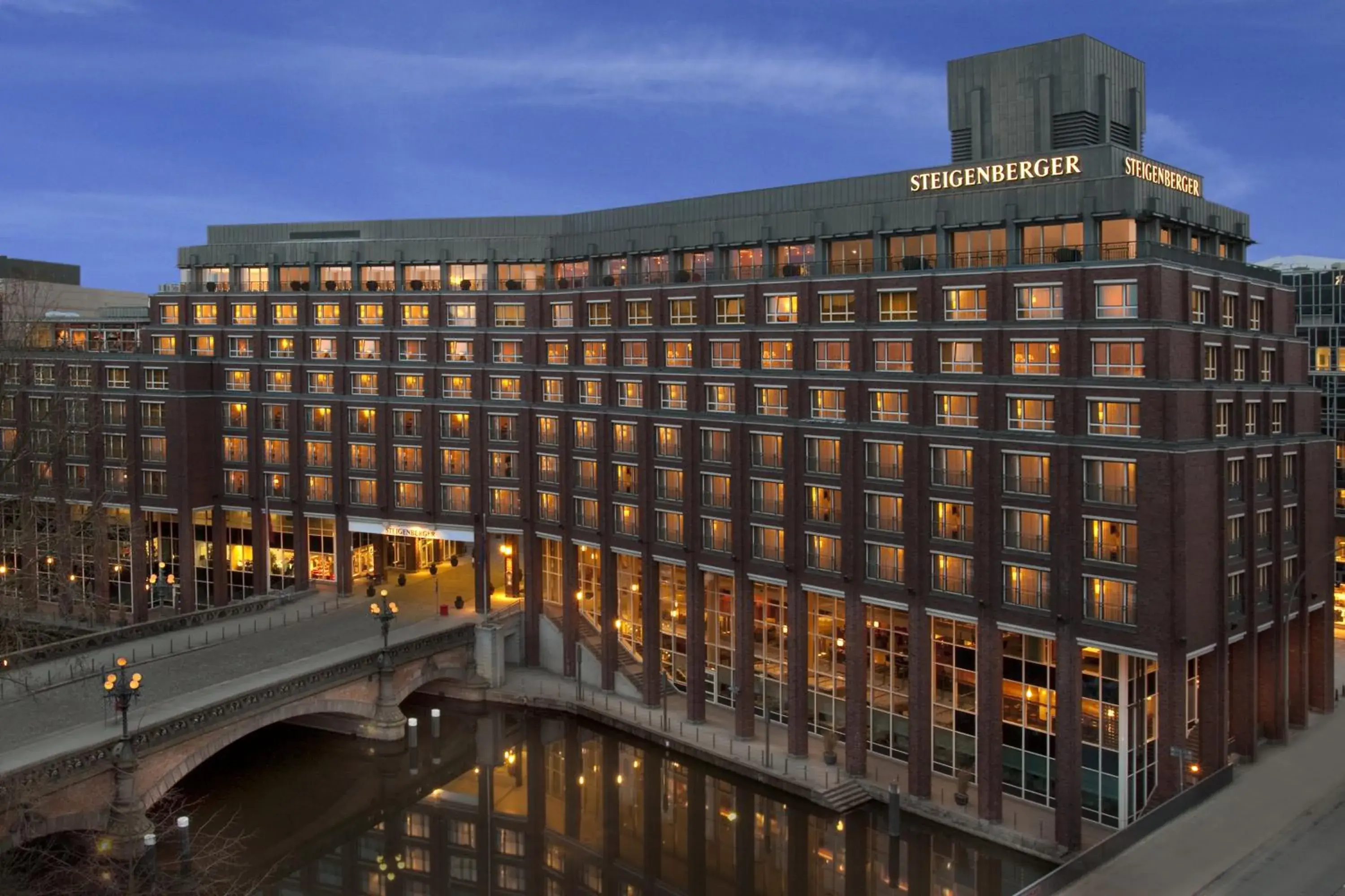 Property building in Steigenberger Hotel Hamburg Property building in Steigenberger Hotel Hamburg