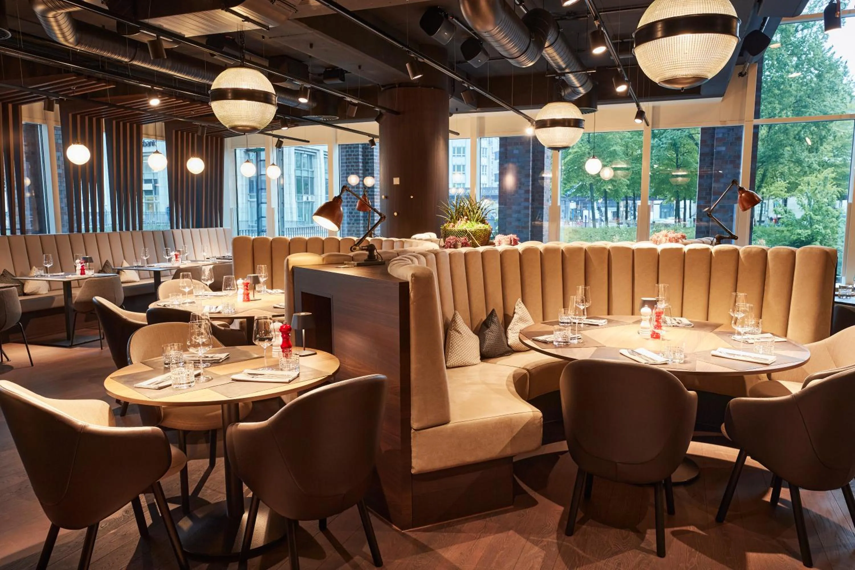 Restaurant/places to eat in Steigenberger Hotel Hamburg