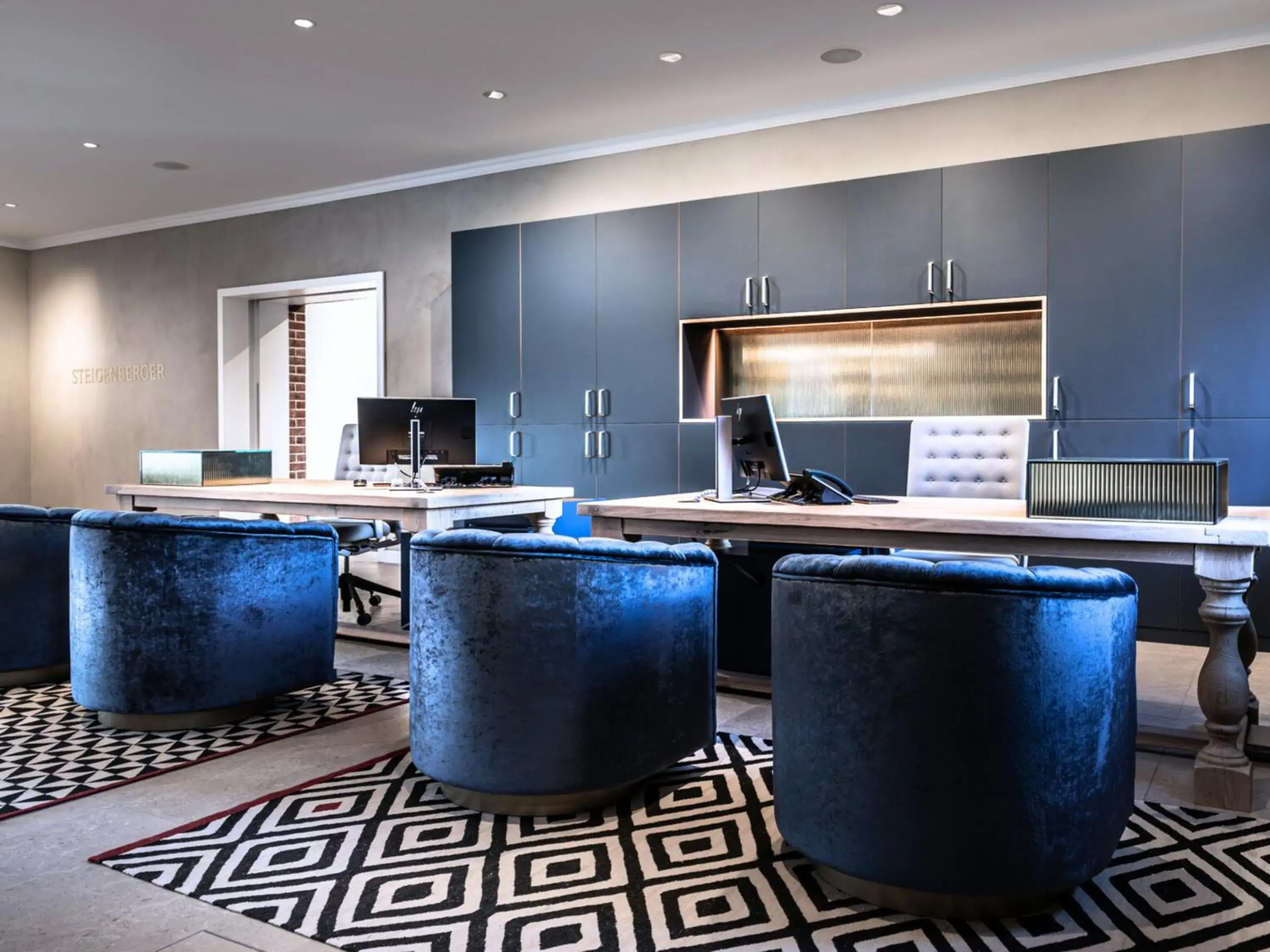 Lobby or reception in Steigenberger Hotel Treudelberg Hamburg Lobby or reception in Steigenberger Hotel Treudelberg Hamburg