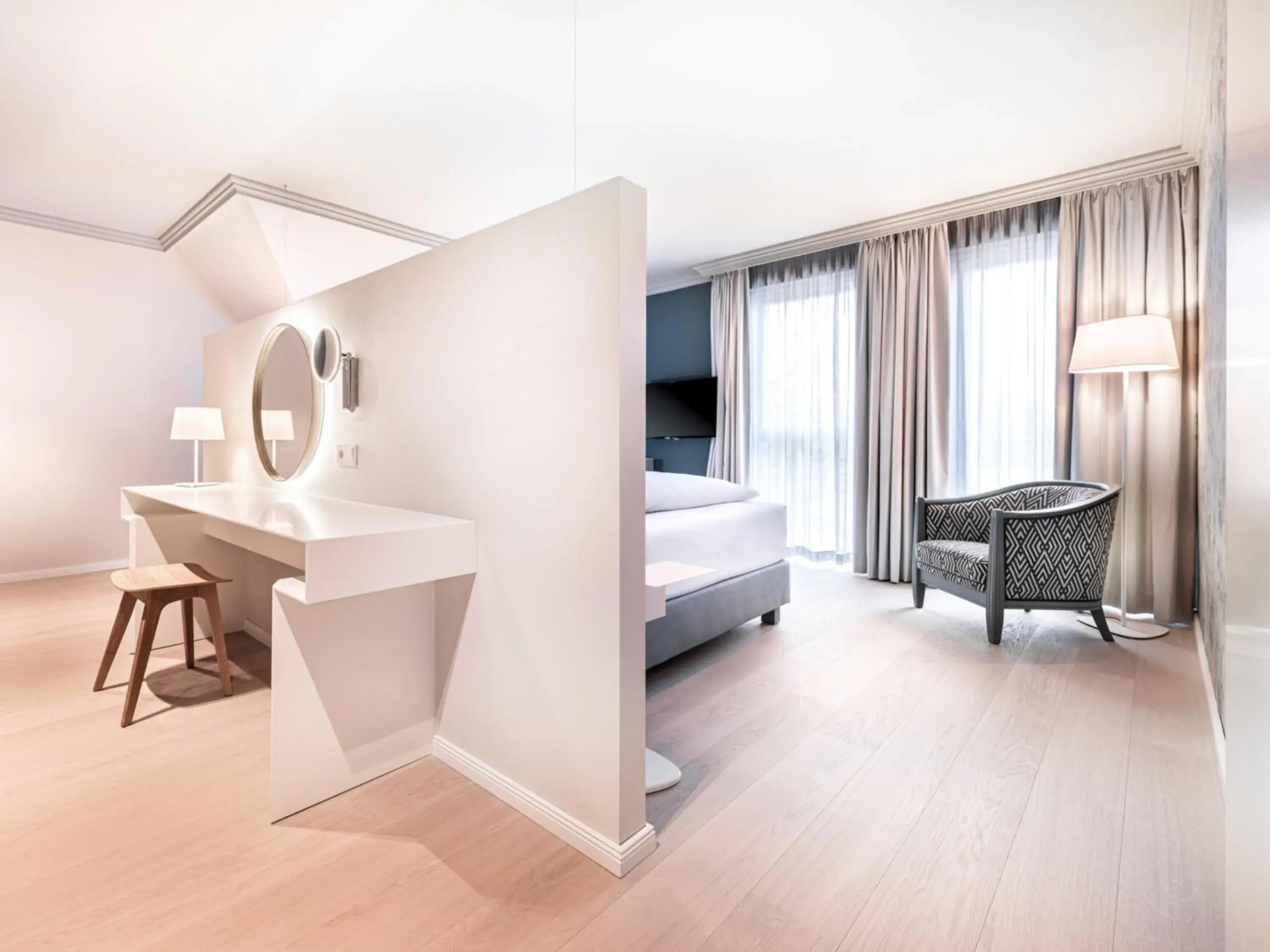 Photo of the whole room, Bed in Steigenberger Hotel Treudelberg Hamburg Photo of the whole room, Bed in Steigenberger Hotel Treudelberg Hamburg