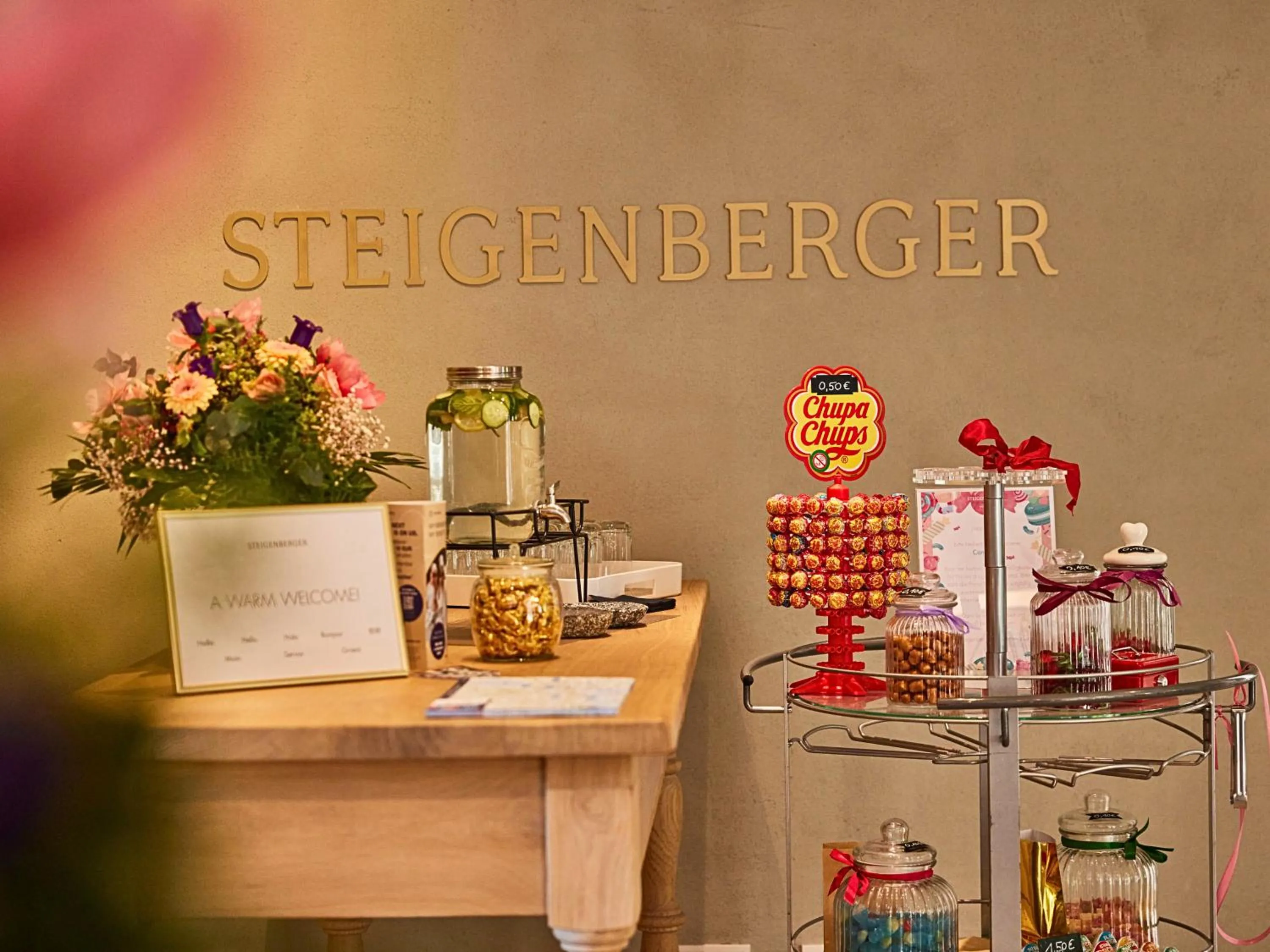 Lobby or reception in Steigenberger Hotel Treudelberg Hamburg