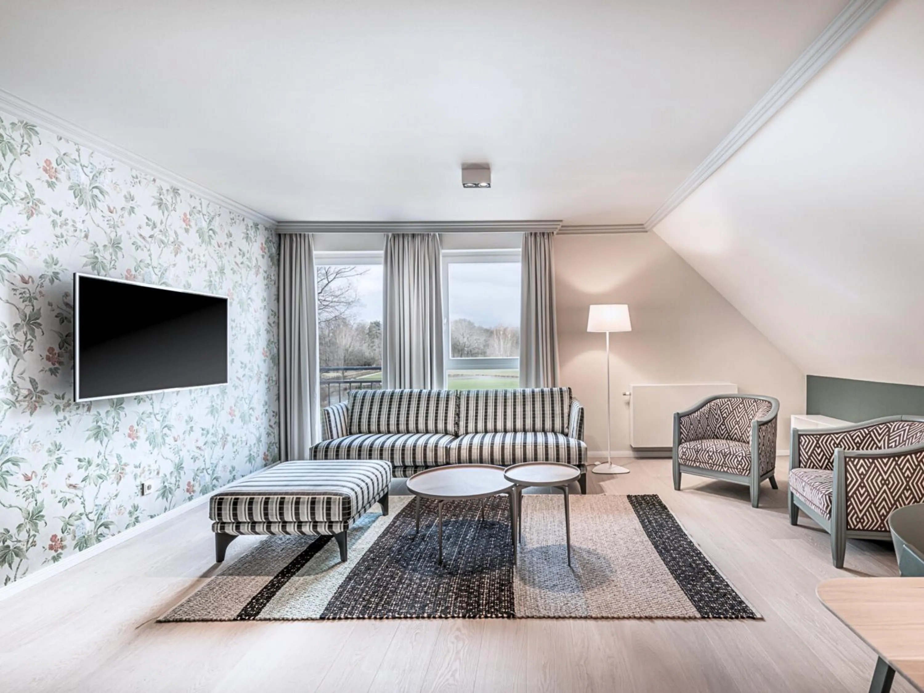 Living room in Steigenberger Hotel Treudelberg Hamburg