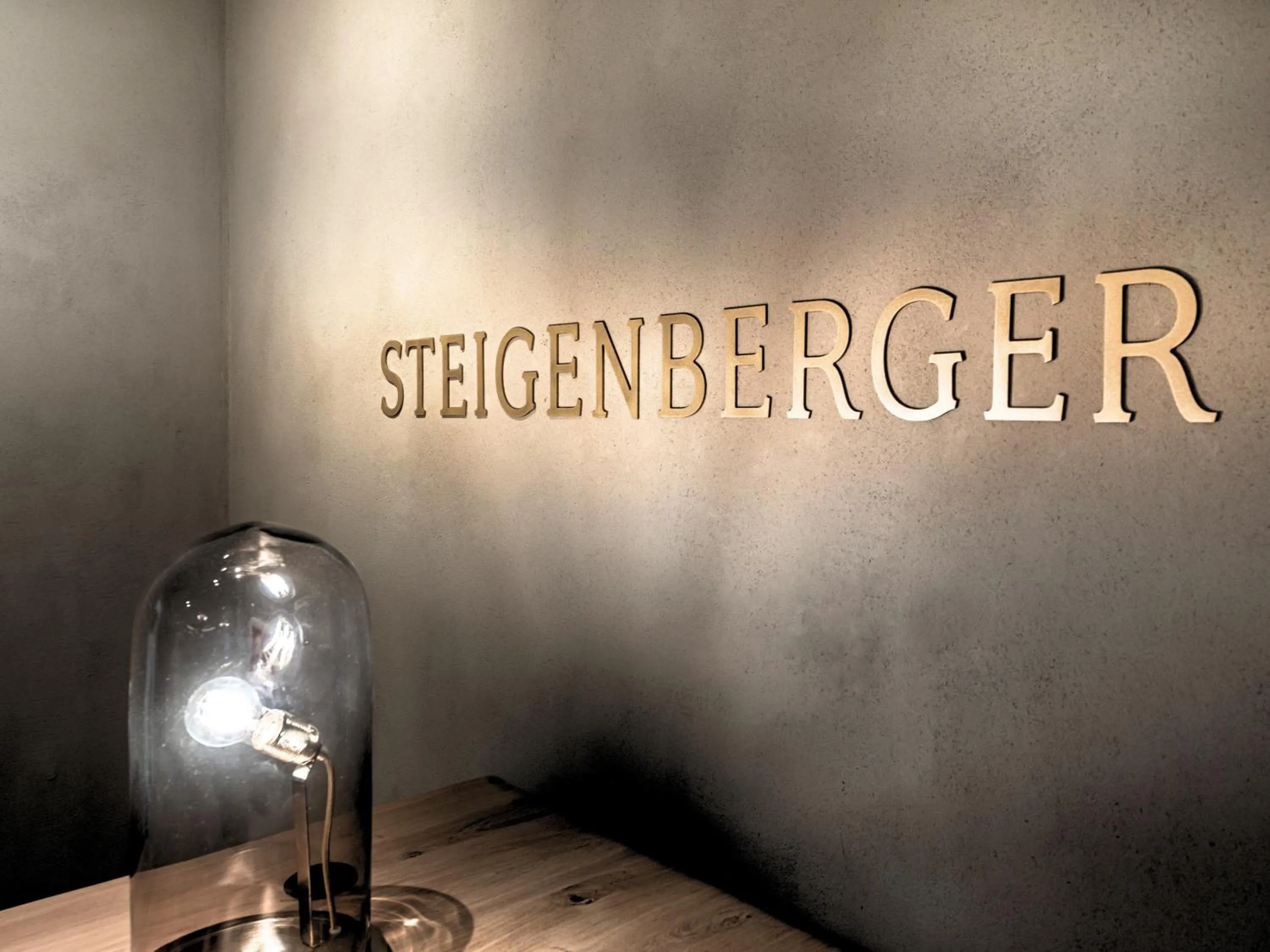 Lobby or reception in Steigenberger Hotel Treudelberg Hamburg