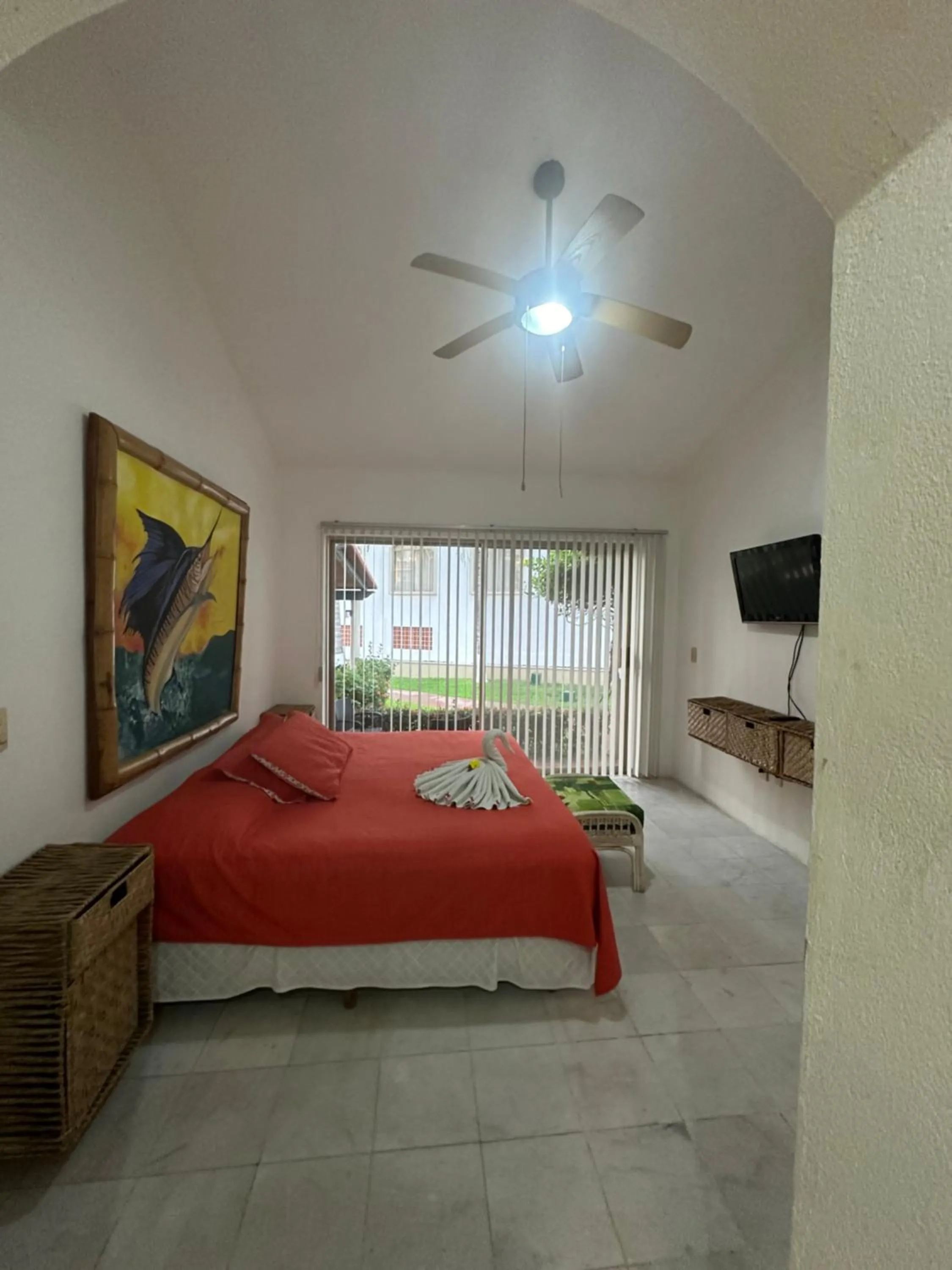 Bed in HAB PTa B ÁREA DE VILLAS DENTRO DEL HOTEL Junto al Krystal EN IXTAPA WIFI 2A 1M Con playa