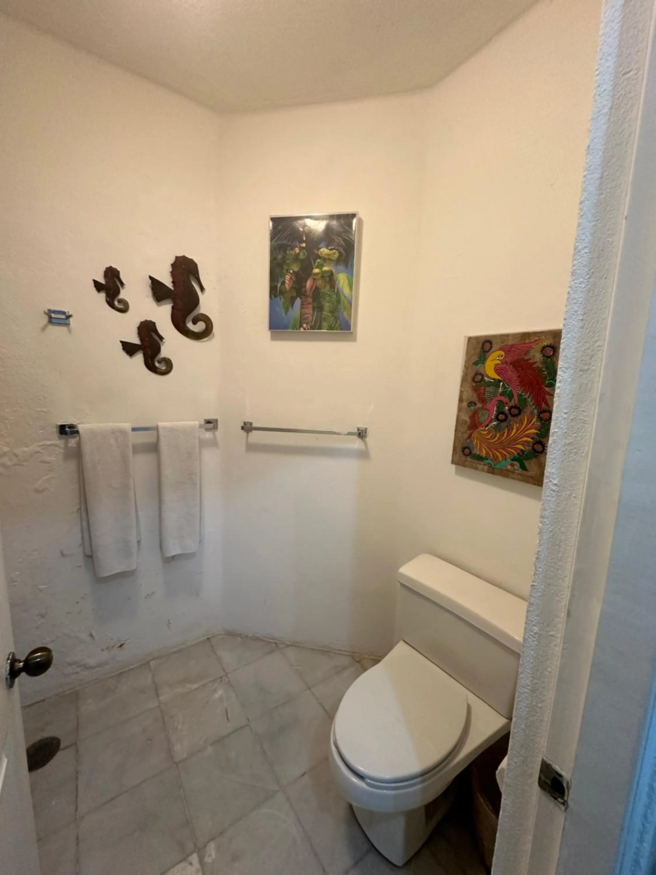 HAB PTa B ÁREA DE VILLAS DENTRO DEL HOTEL Junto al Krystal EN IXTAPA WIFI 2A 1M Con playa