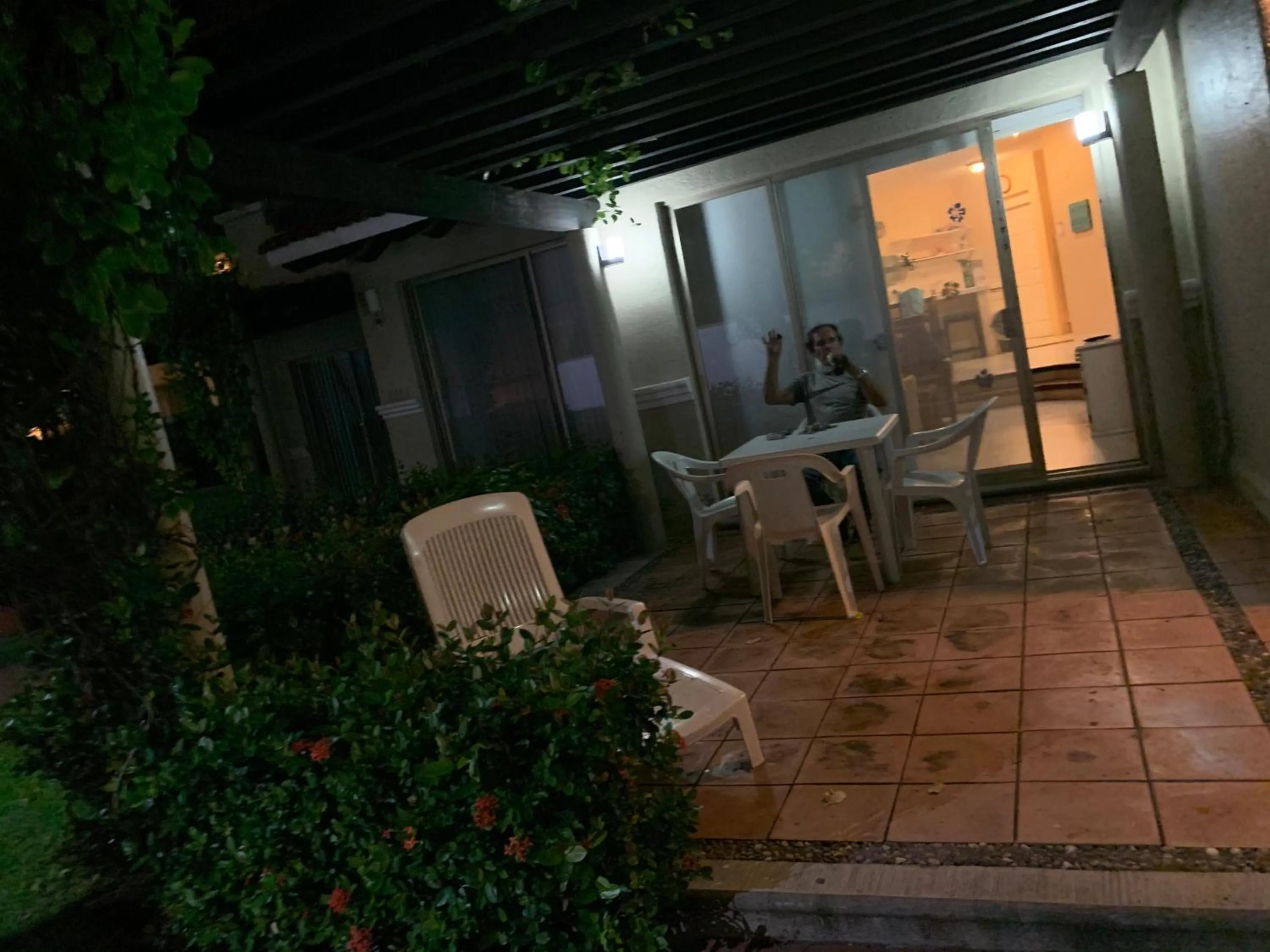 VILLA PARA 5P 4A 1M dentro del Hotel a un lado del Krystal IXTAPA Con Playa WiFi