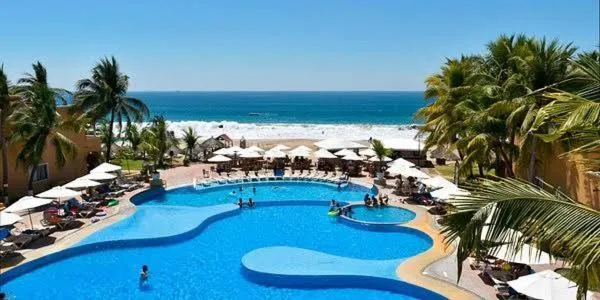 Swimming pool in VILLA PARA 5P 4A 1M dentro del Hotel a un lado del Krystal IXTAPA Con Playa WiFi