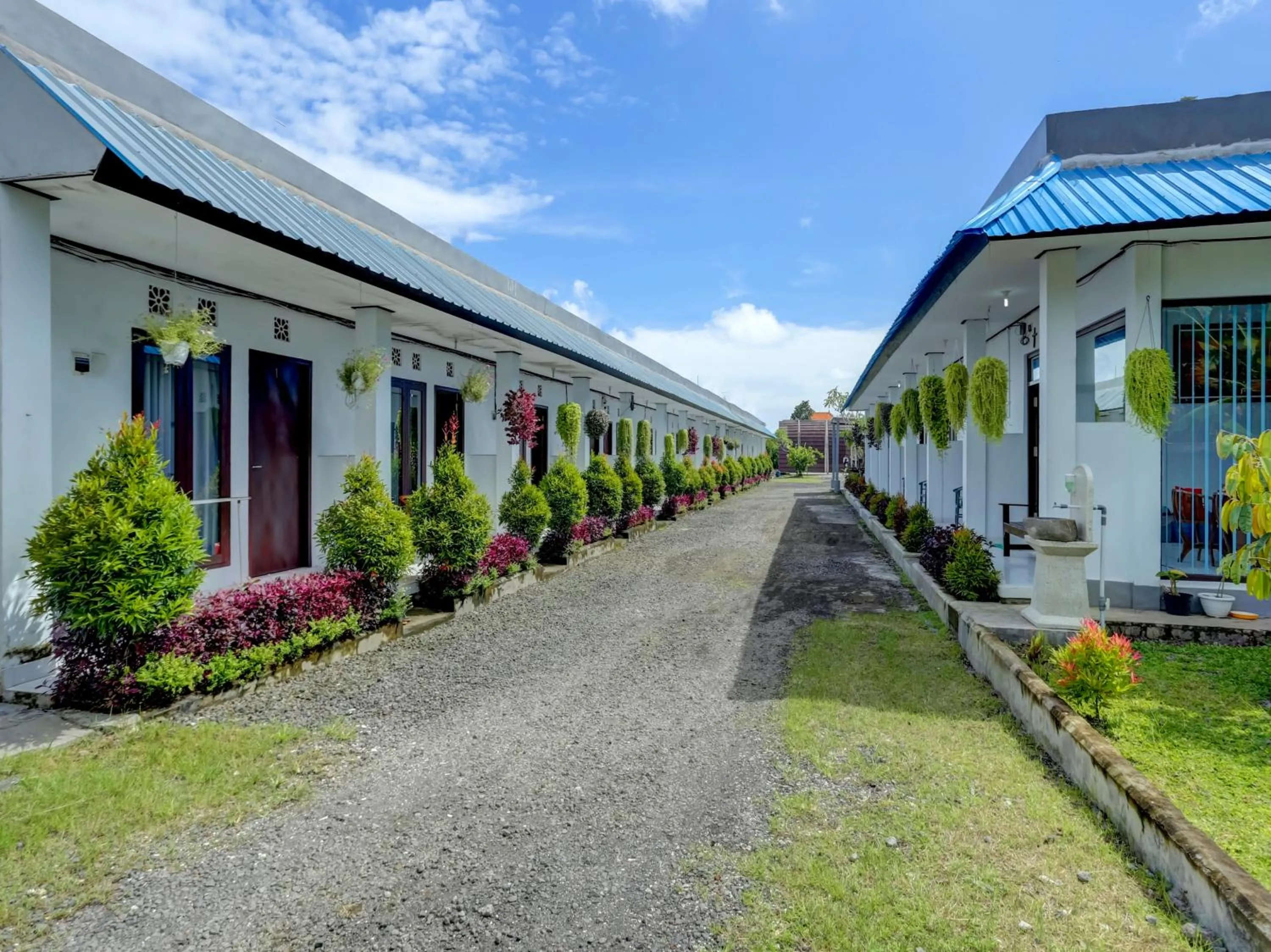 Facade/entrance in Bahtera Guest House