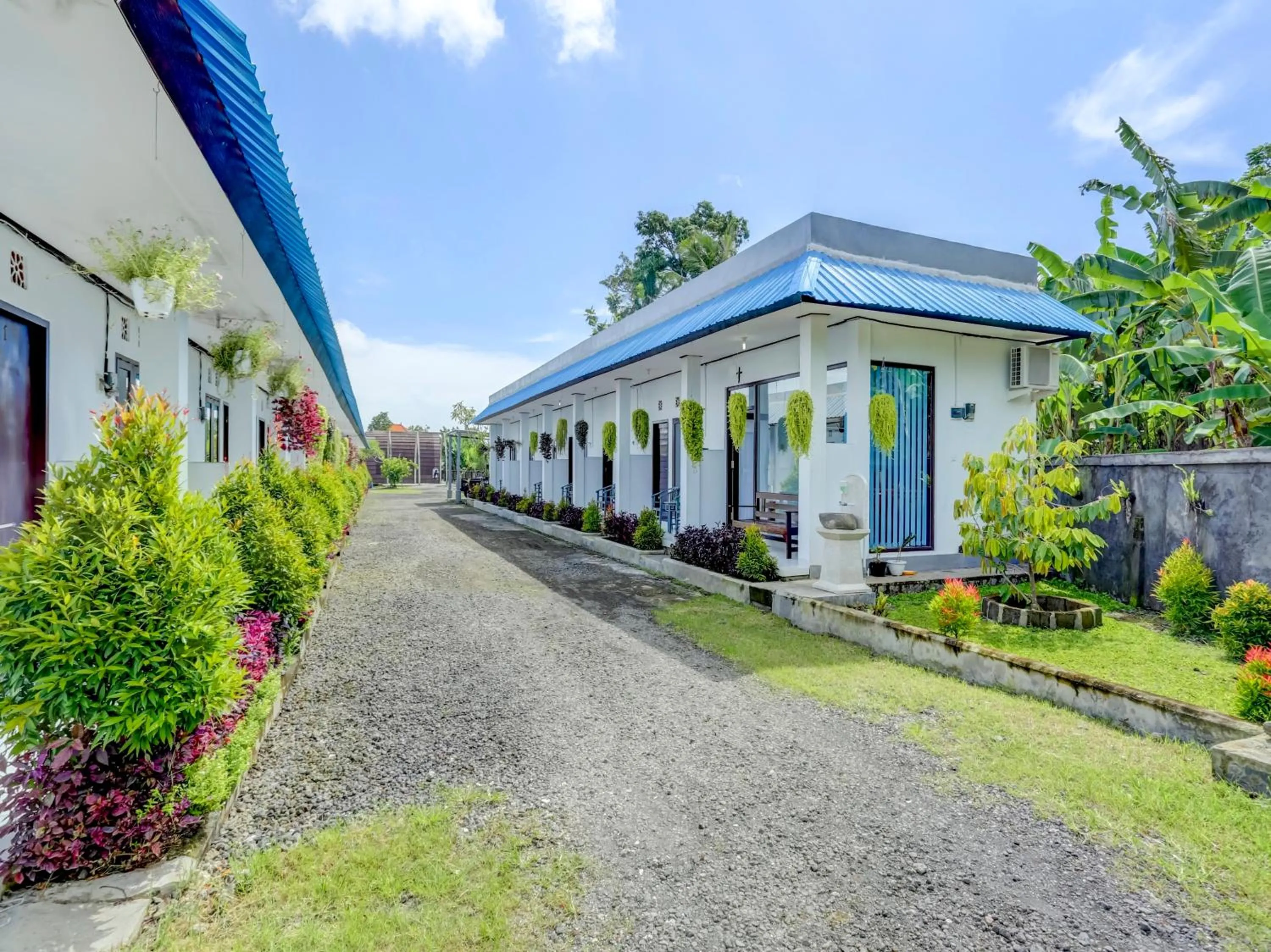 Facade/entrance in Bahtera Guest House