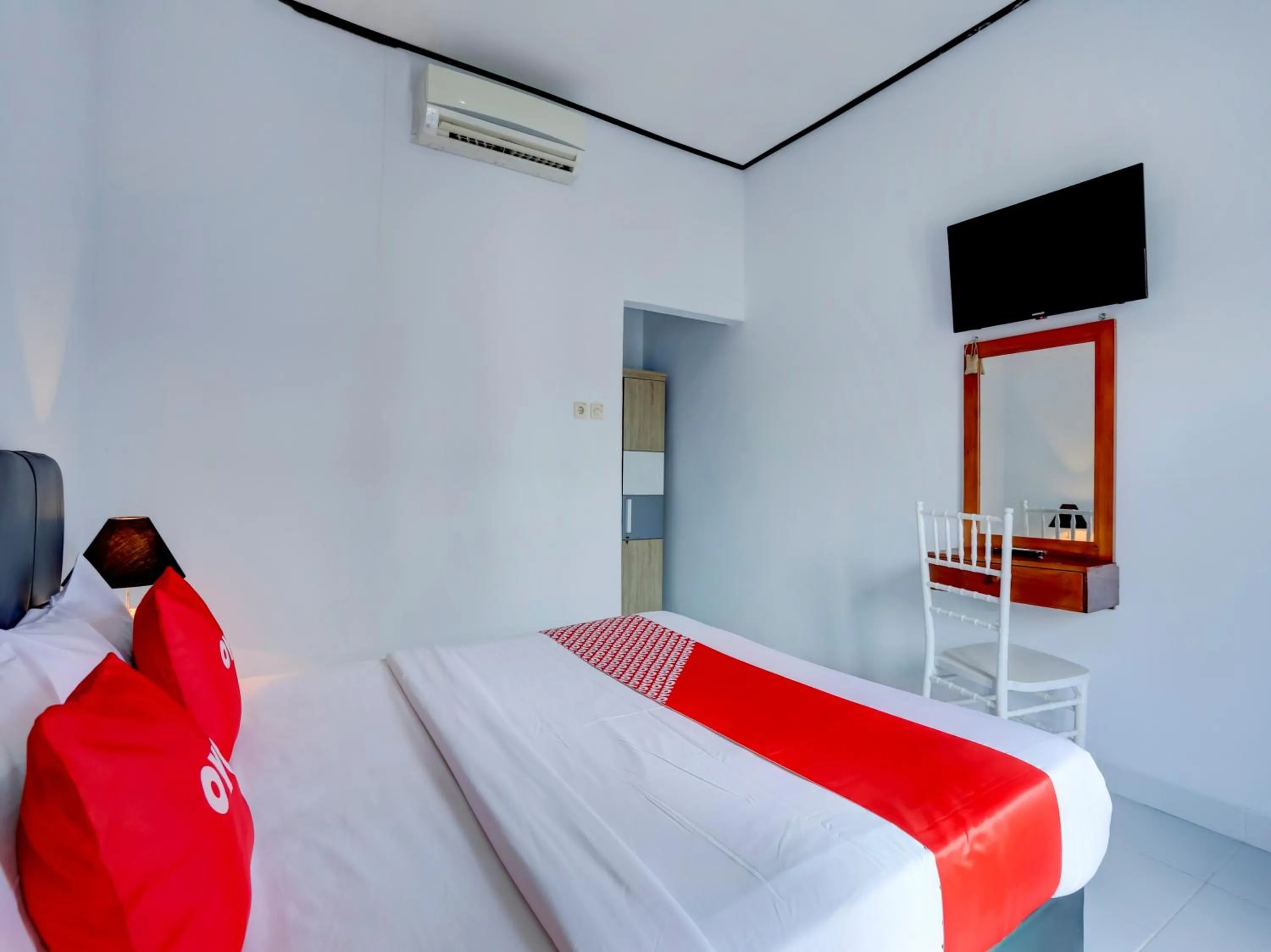 Bedroom, Bed in Bahtera Guest House