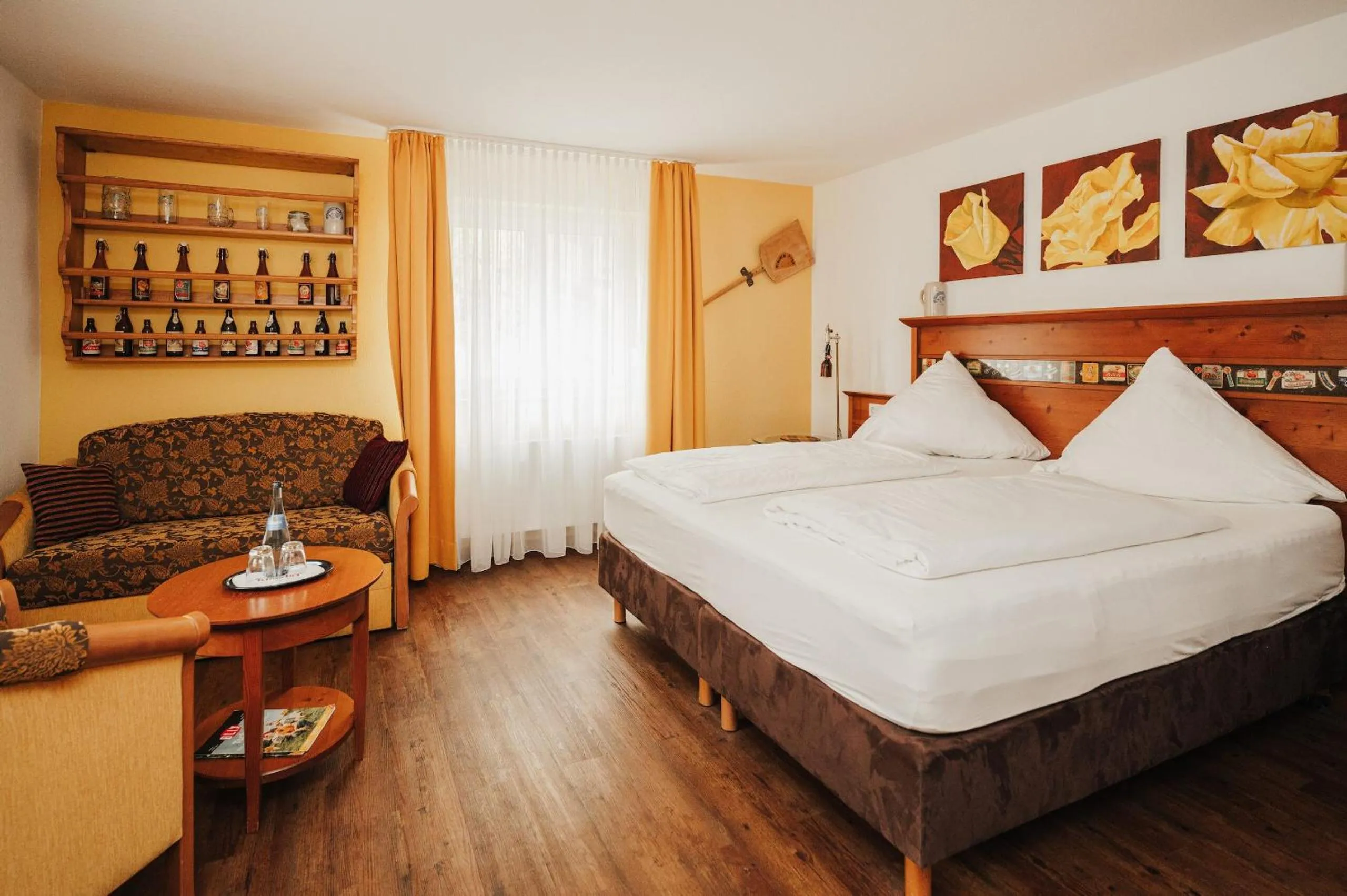 Bed in Landgasthof & Hotel zur Rose Berg