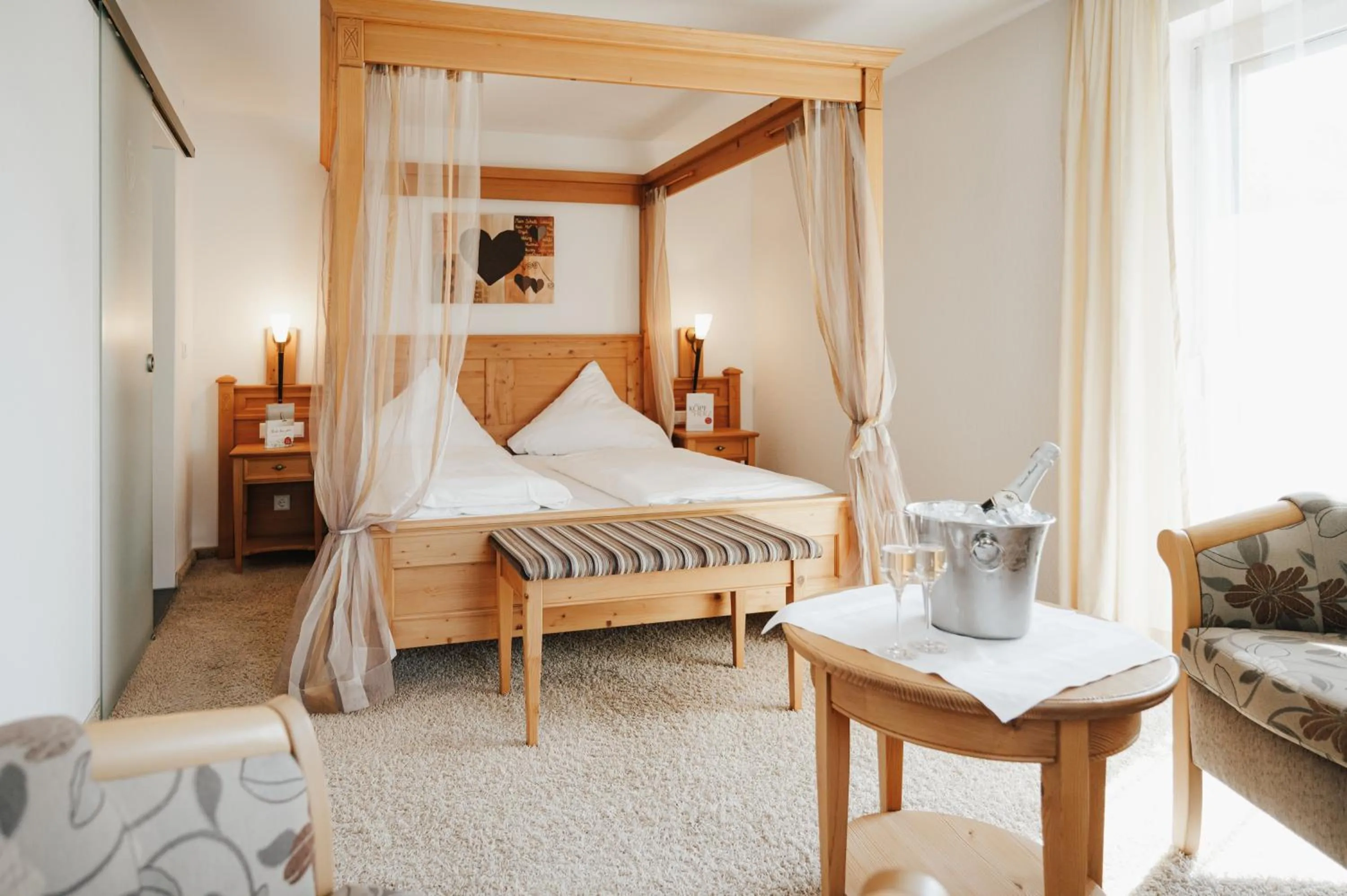 Bed in Landgasthof & Hotel zur Rose Berg