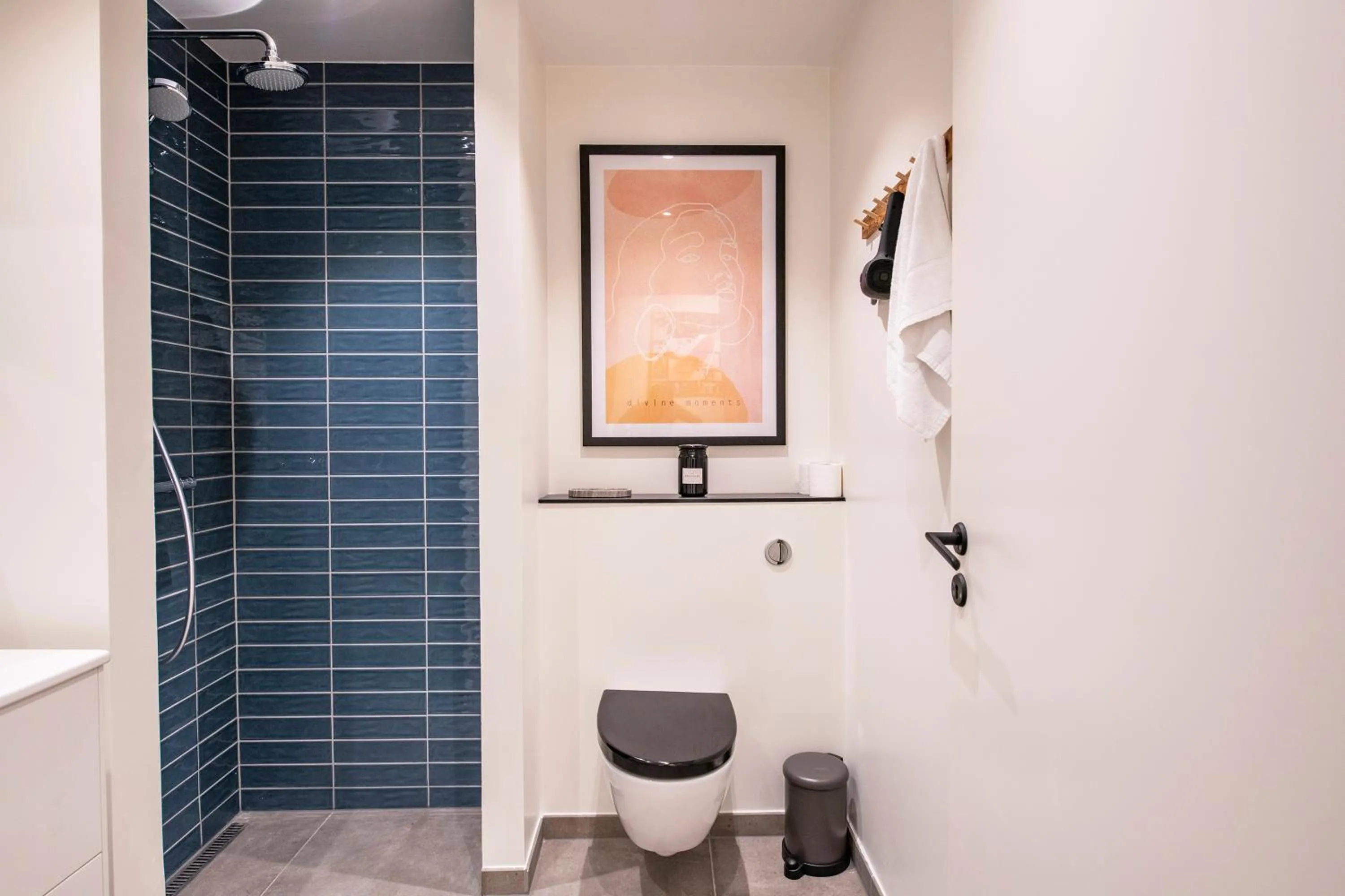 Bathroom in The Lakes apartments by Daniel&Jacob's