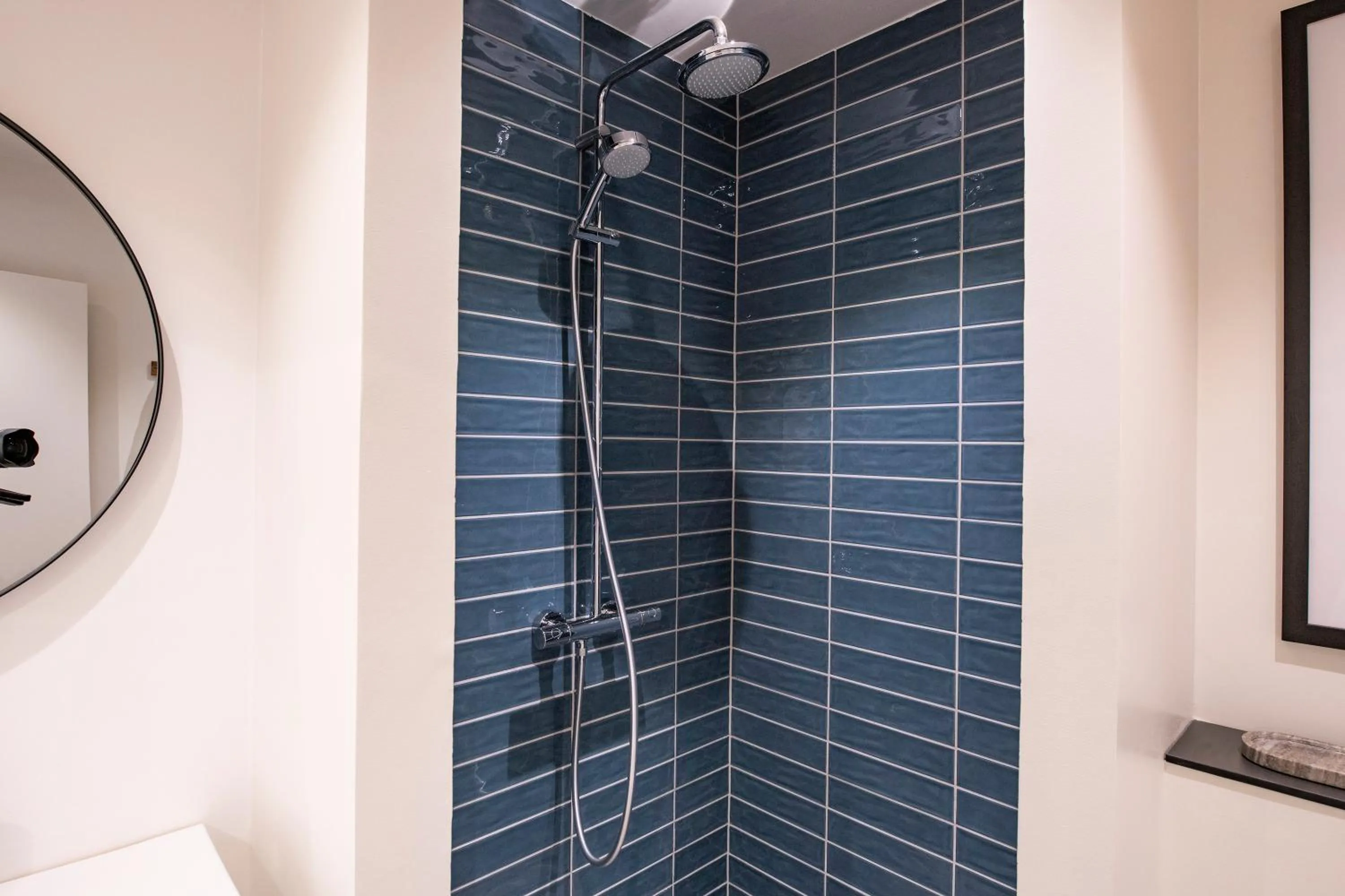 Bathroom in The Lakes apartments by Daniel&Jacob's