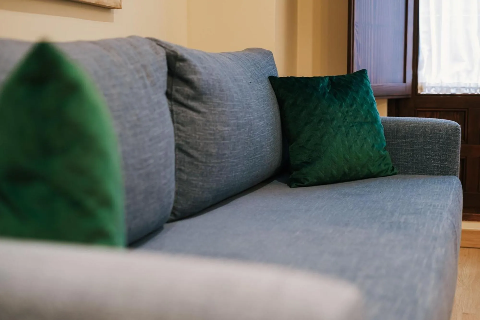 Seating area in Debambú Atarazanas