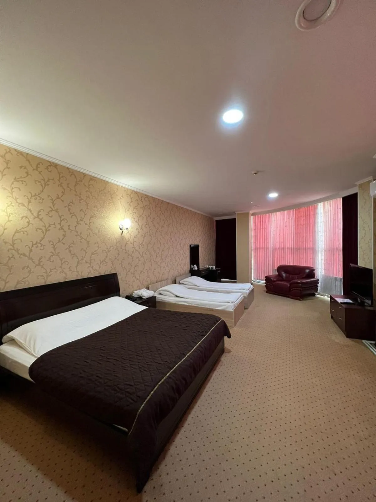 Bed in Golden Palace