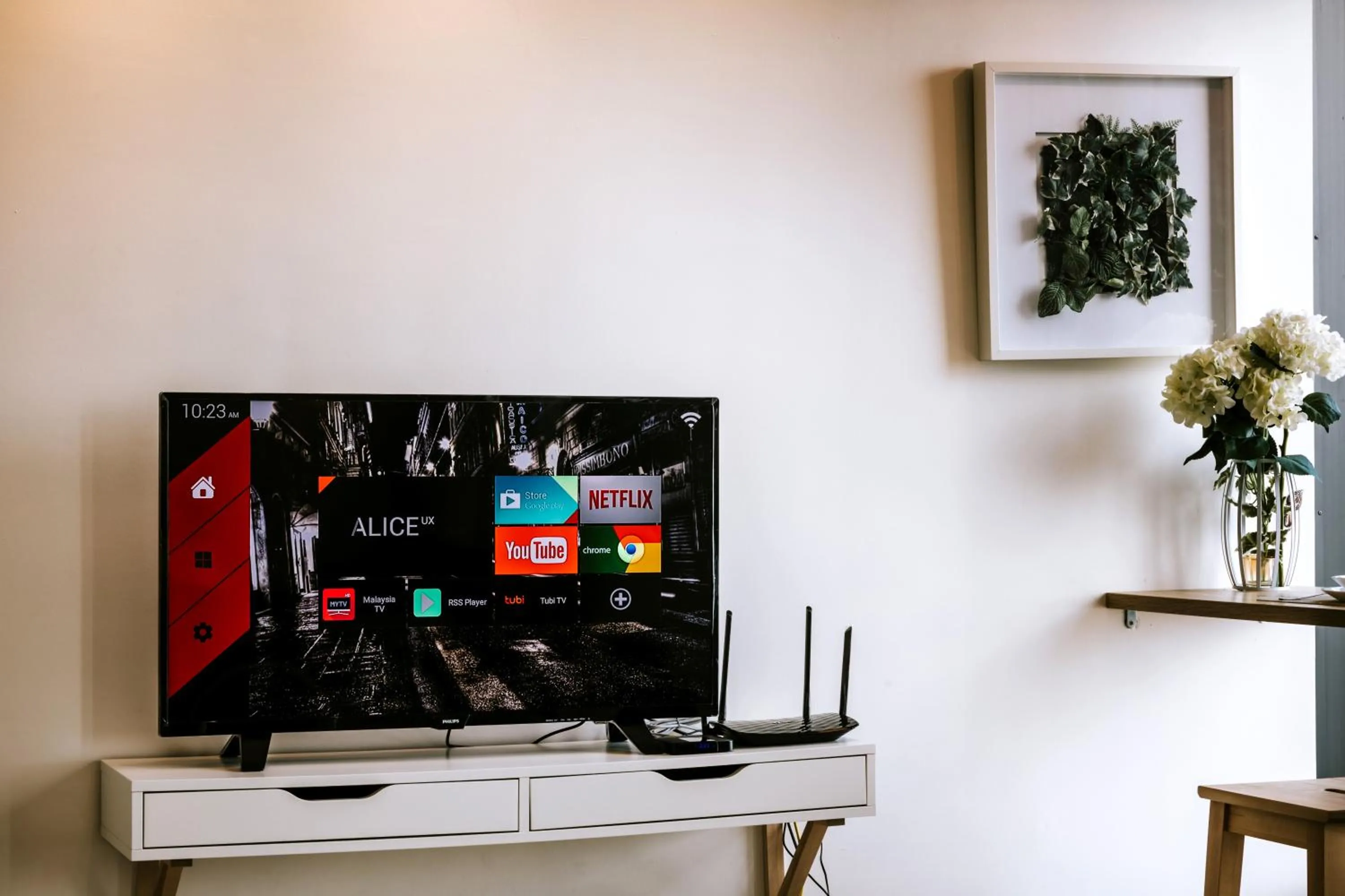 MUJI Studio 2 - Seaview at 218 Tropicana Near Komtar Food Heaven with Netflix & TV Box