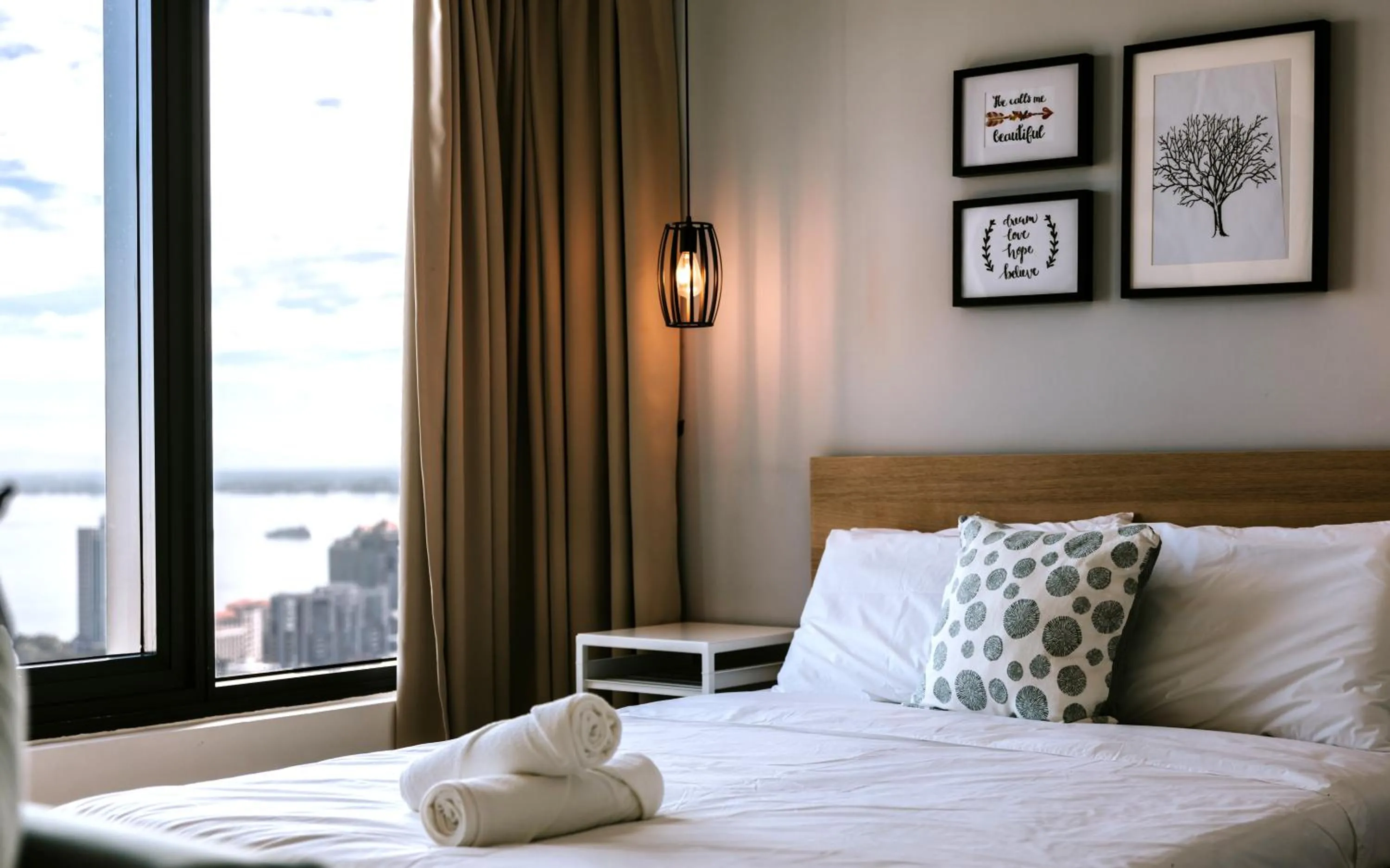 MUJI Studio 2 - Seaview at 218 Tropicana Near Komtar Food Heaven with Netflix & TV Box