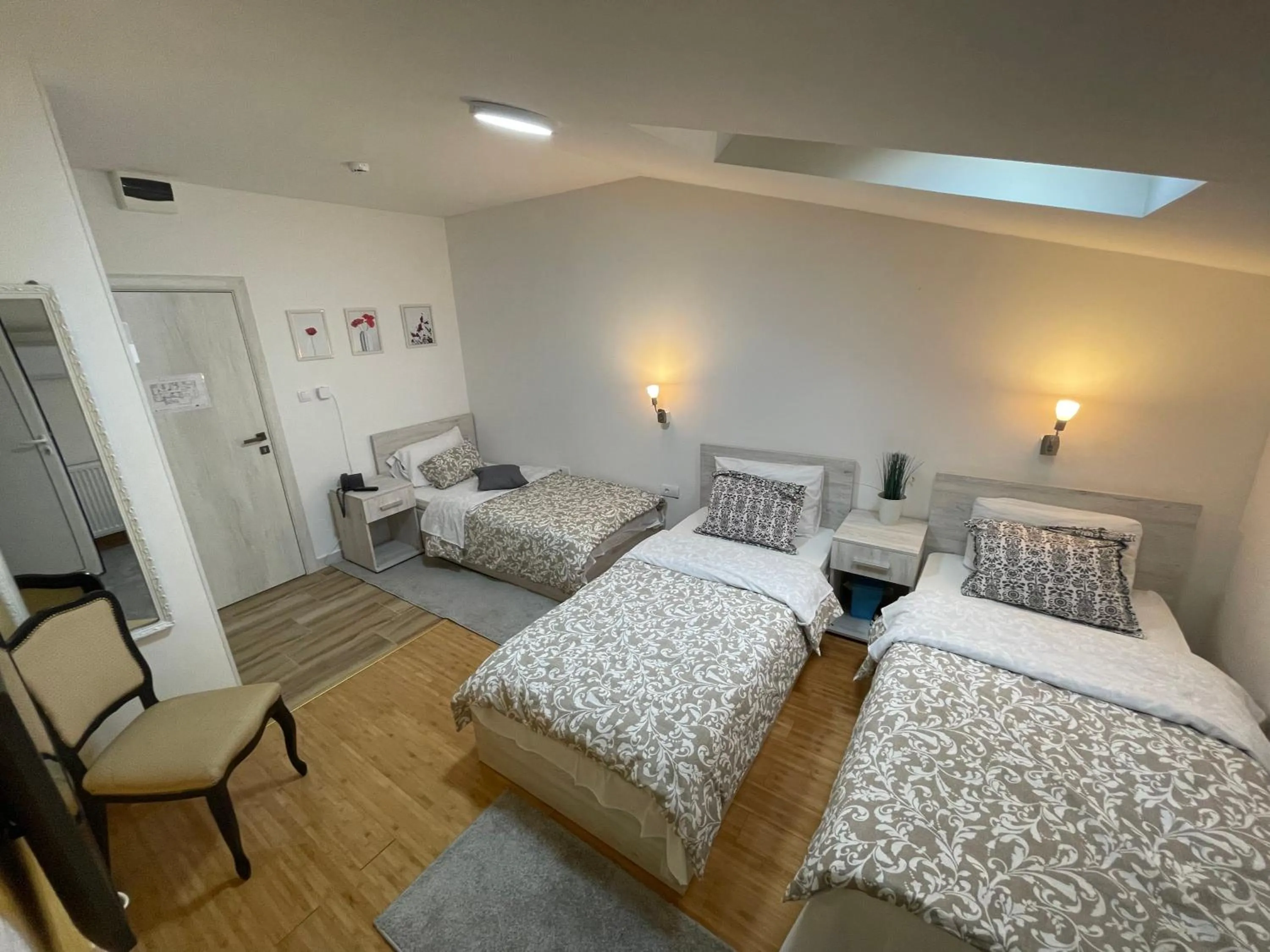 Text overlay, Bed in TEPIĆ Garni Hotel