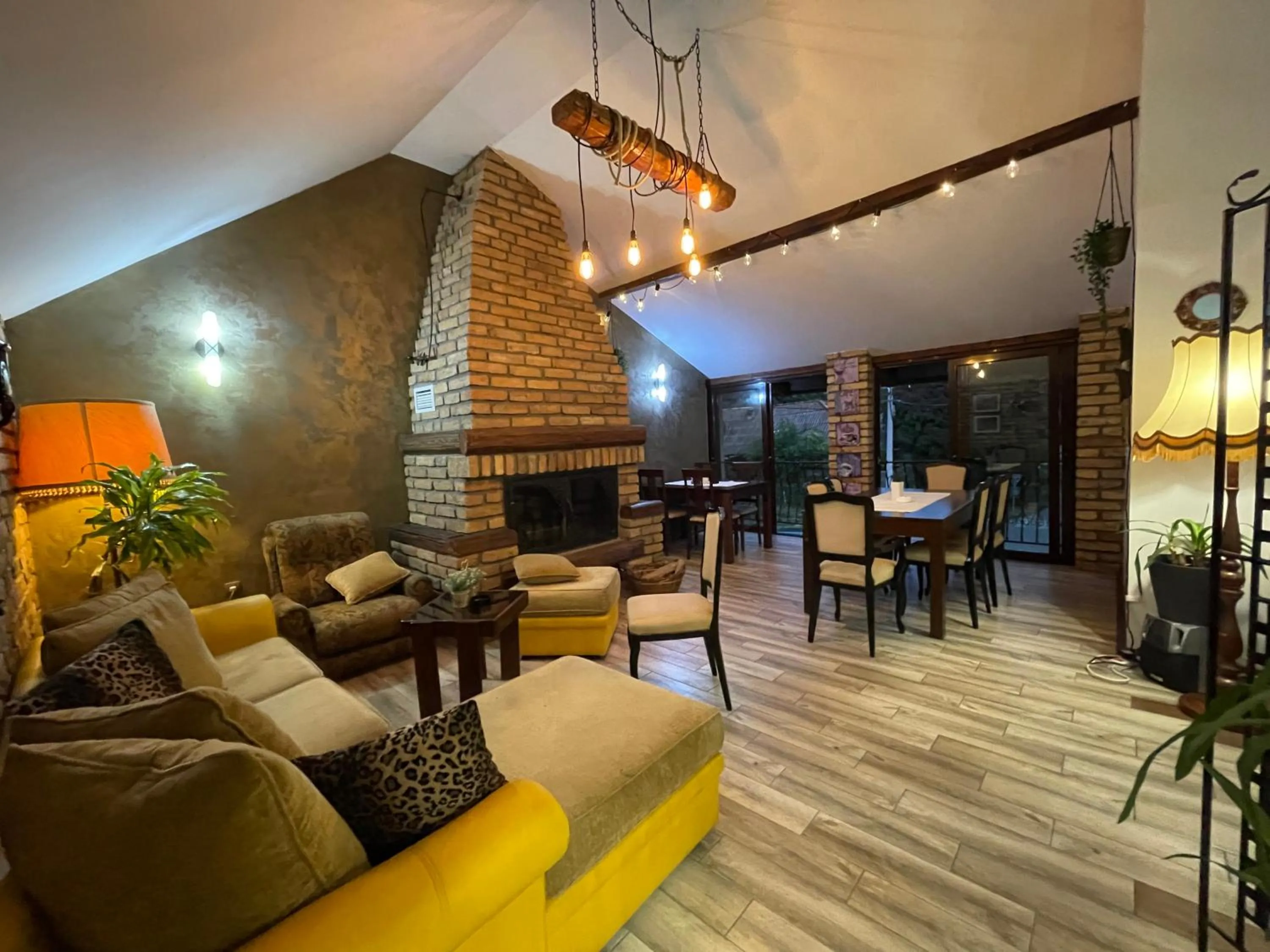 Seating area in TEPIĆ Garni Hotel