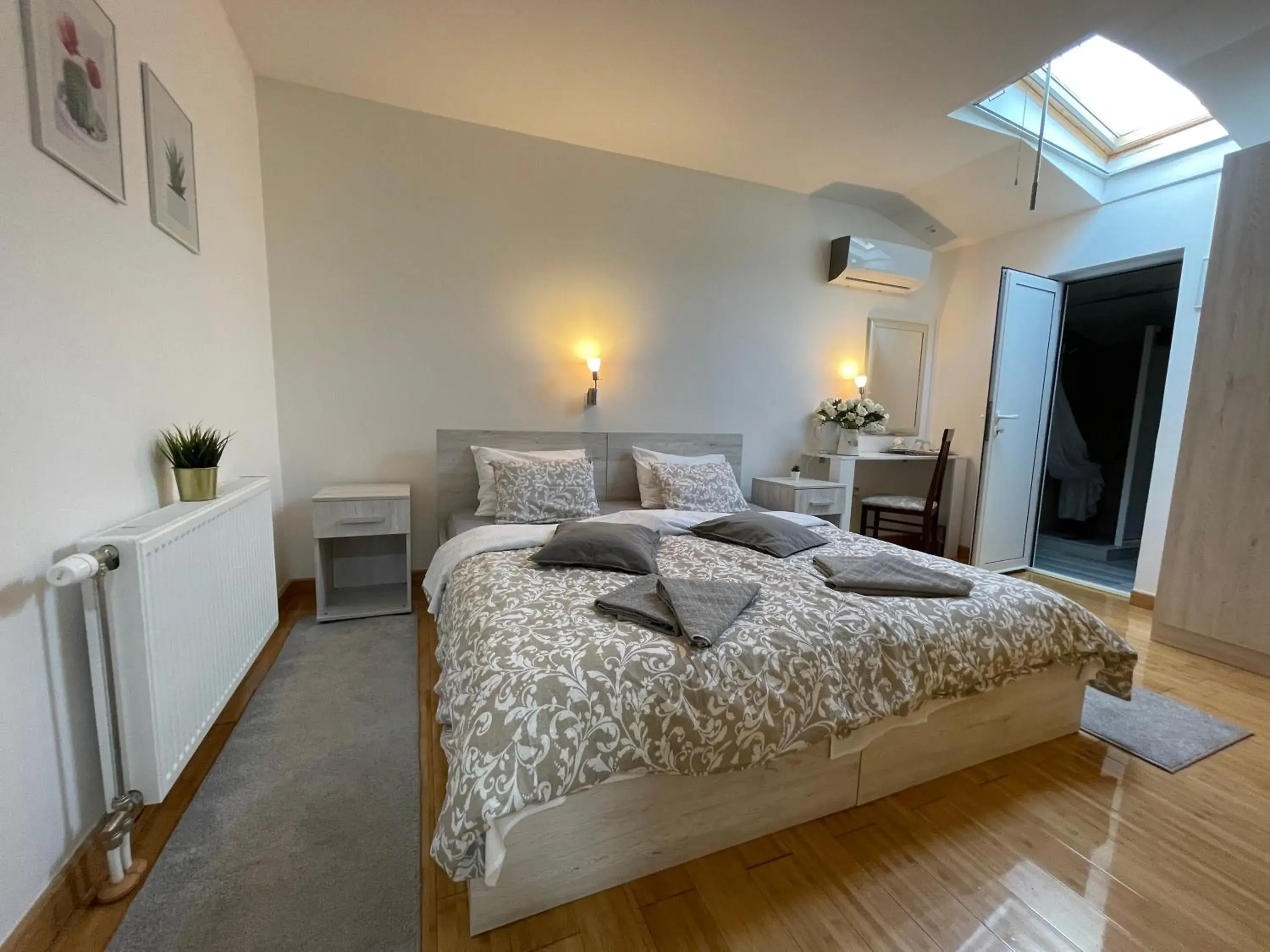 Deluxe Double Room in TEPIĆ Garni Hotel Deluxe Double Room in TEPIĆ Garni Hotel