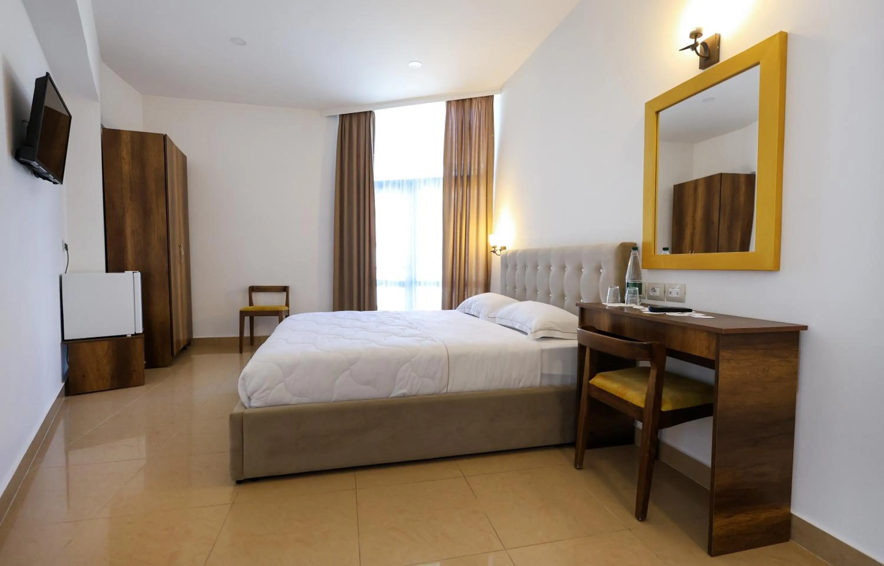 Bedroom, Bed in Hotel Republika Berat