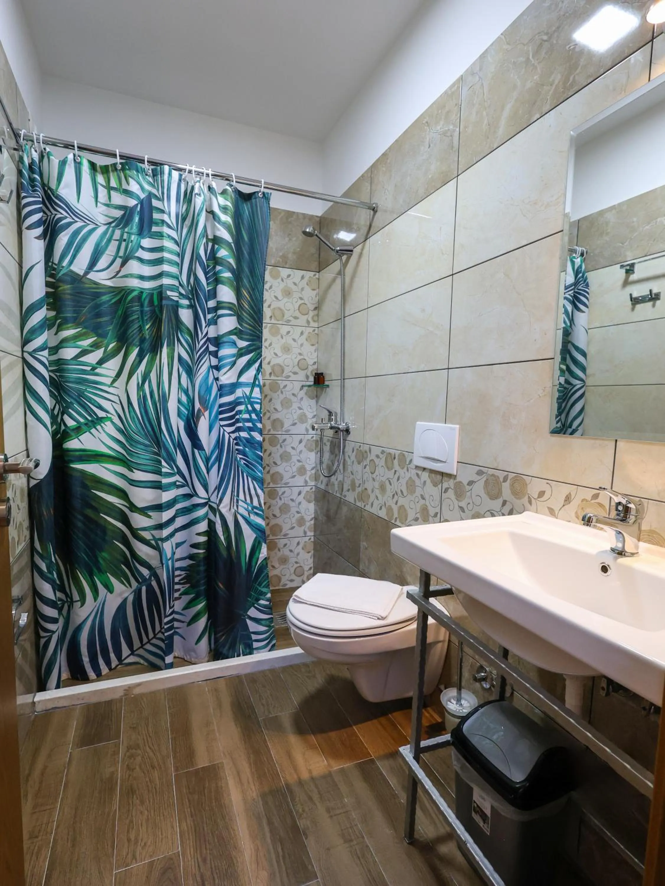 Toilet in Hotel Republika Berat