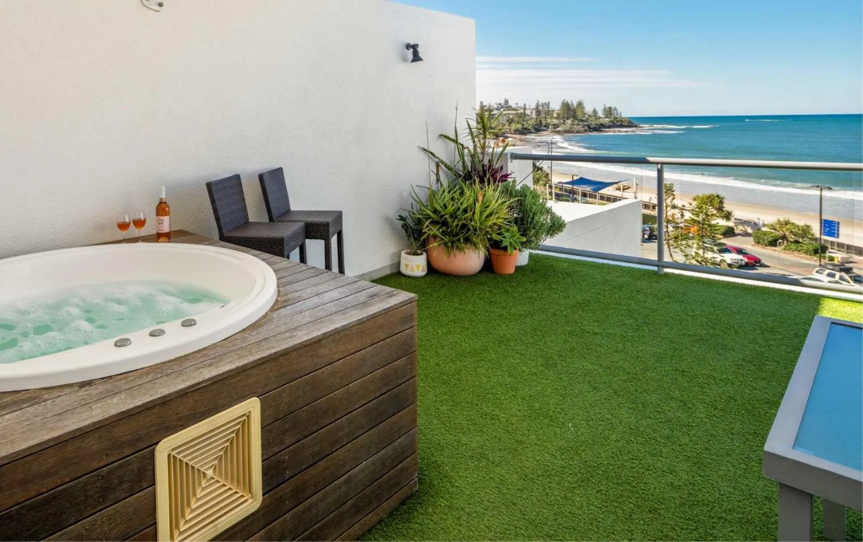 Kings Beach Top Floor Unit With Private Rooftop